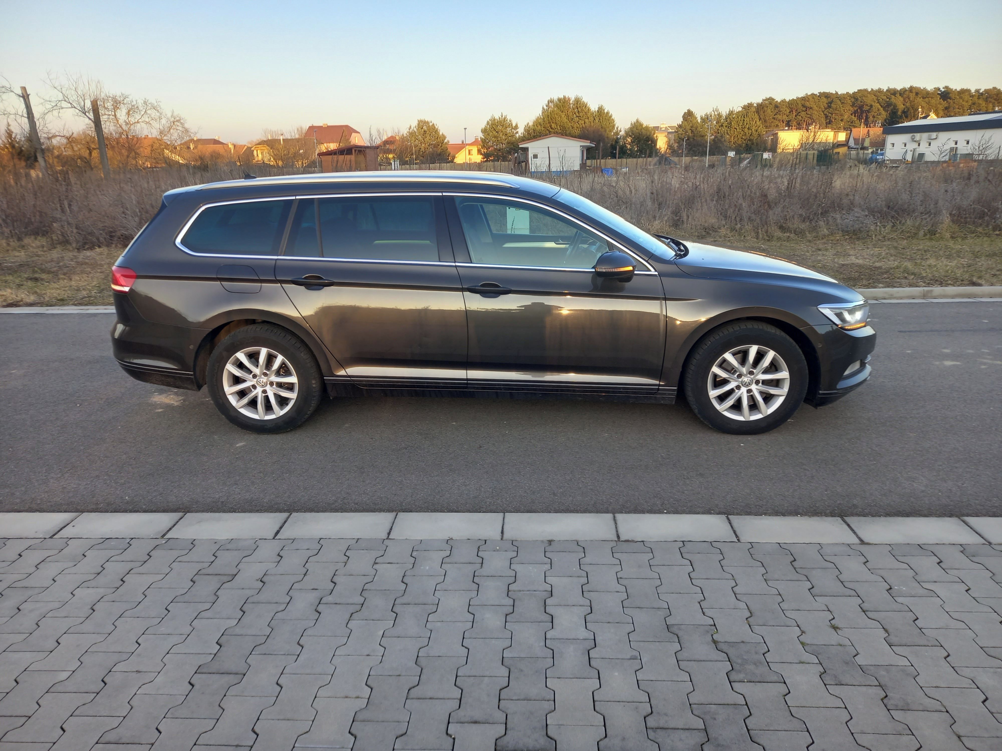 Volkswagen Passat Variant, 2,0TD-LED-AC-PARK.ASIST-SERVIS - fotka 4