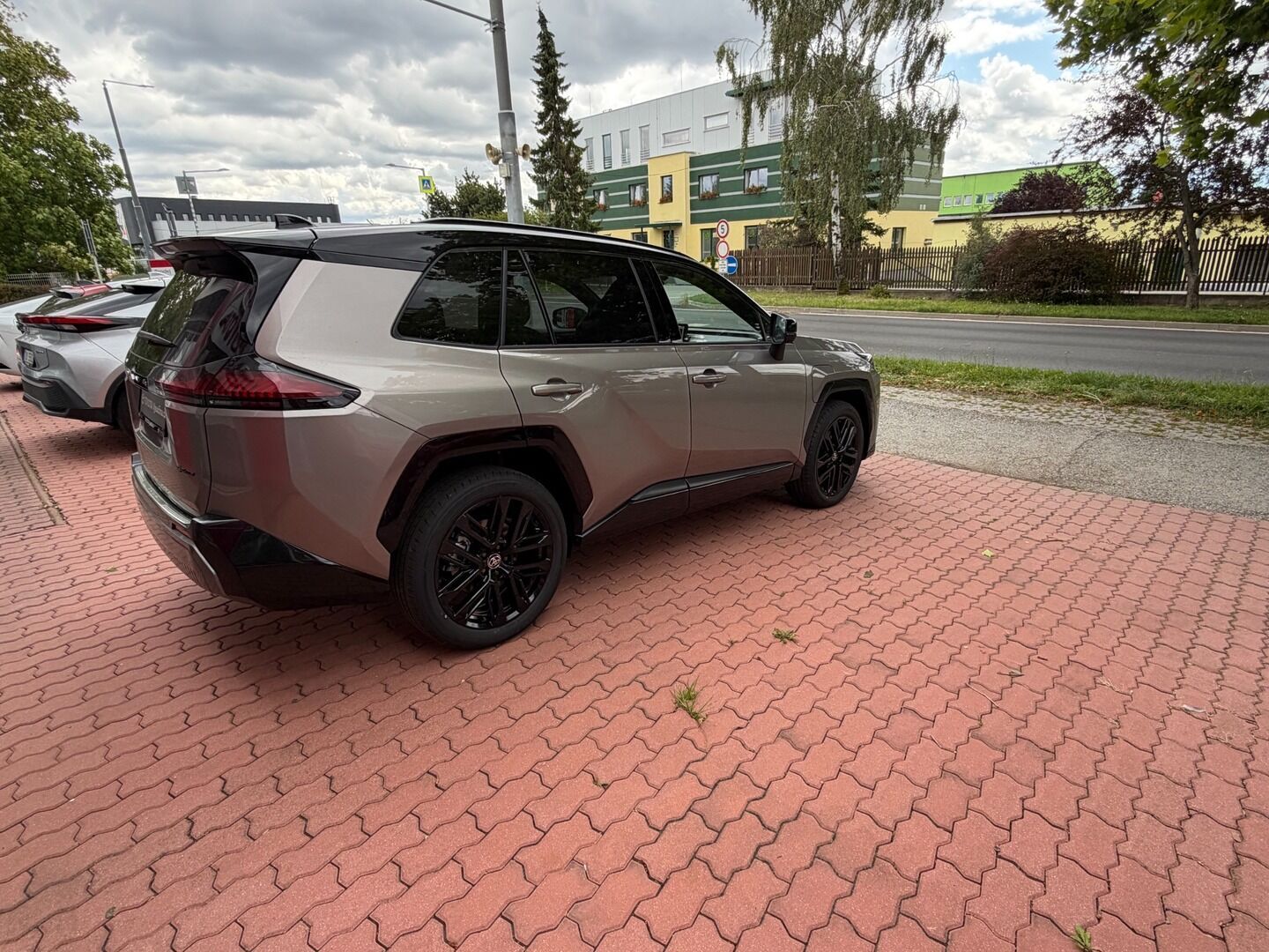 Toyota Rav4, 2.5 hybrid e-CVT Style 4x4 - fotka 4
