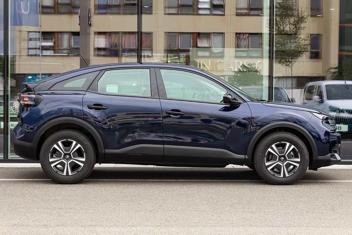 Citroën C4, 1,2 YOU Hybrid 110k Automat - fotka 4