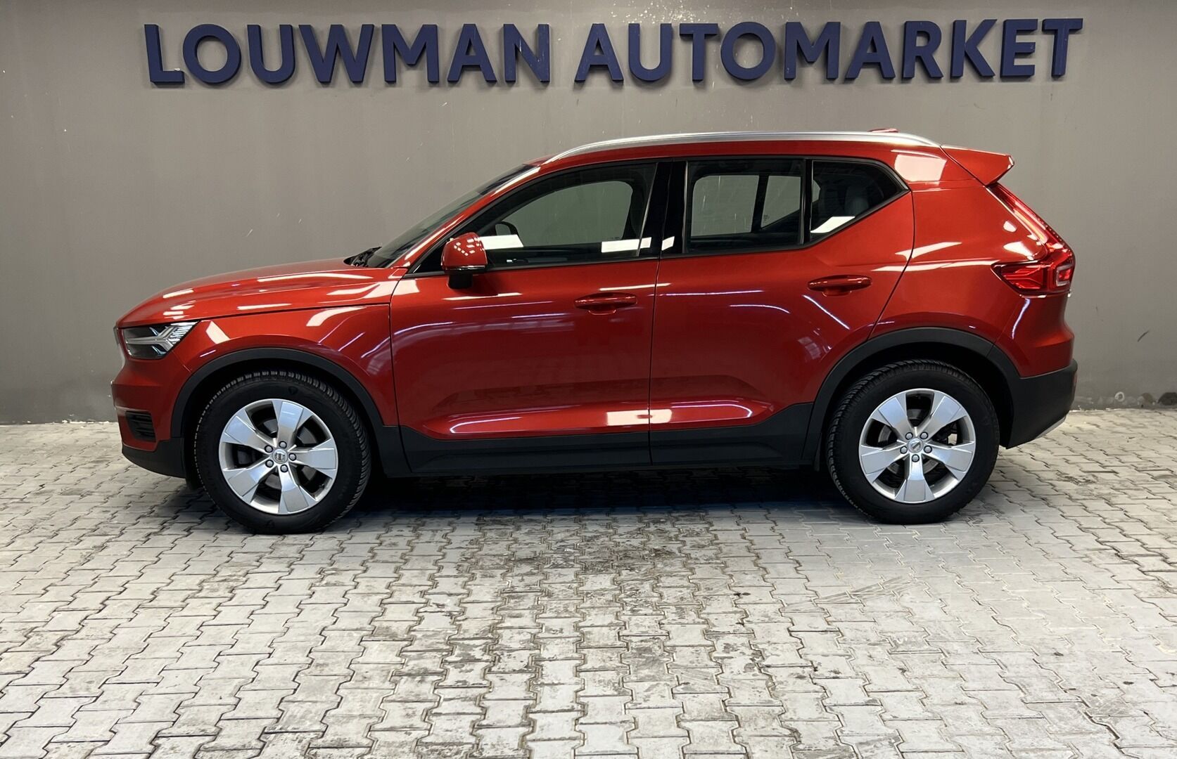Volvo XC40, D3 AT AWD Momentum - fotka 3