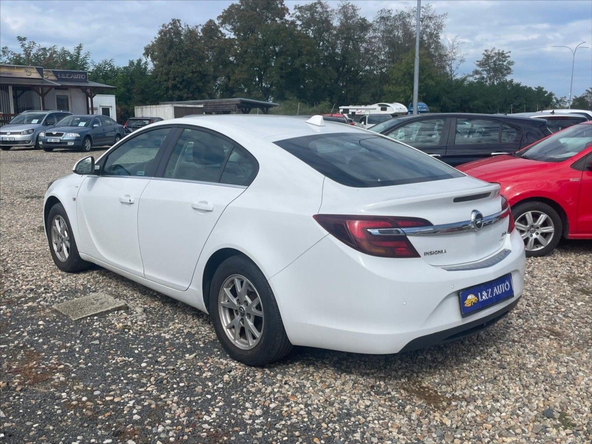 Opel Insignia, 2,0 CDTi - fotka 4
