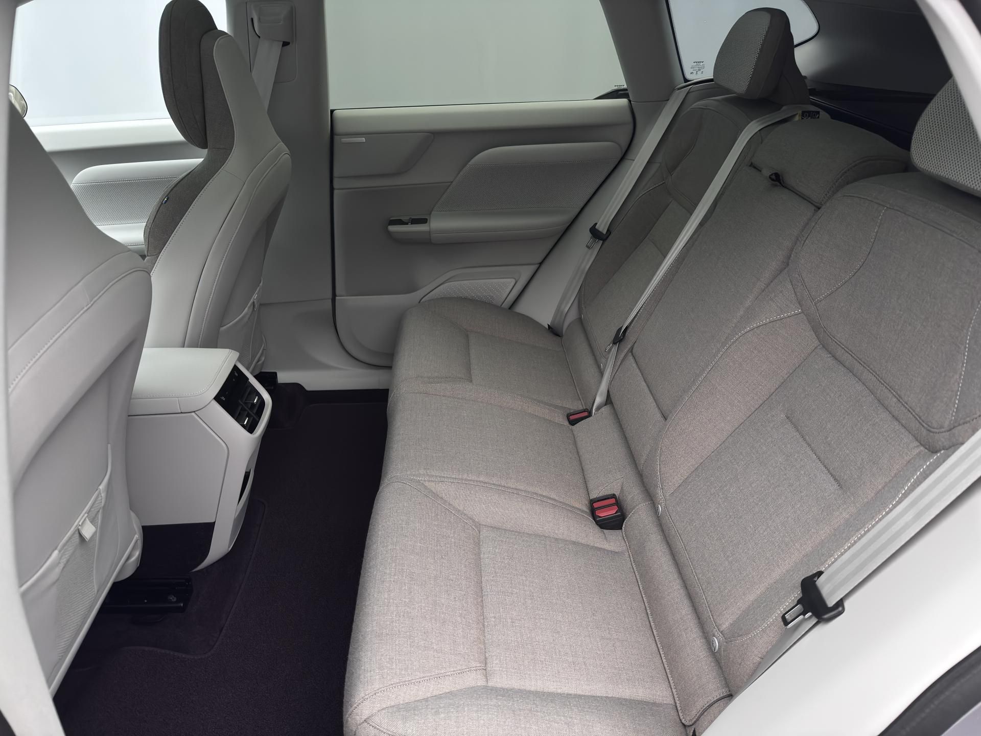 Volvo EX60, P10 AWD ELECTRIC ULTRA TWIN - fotka 6