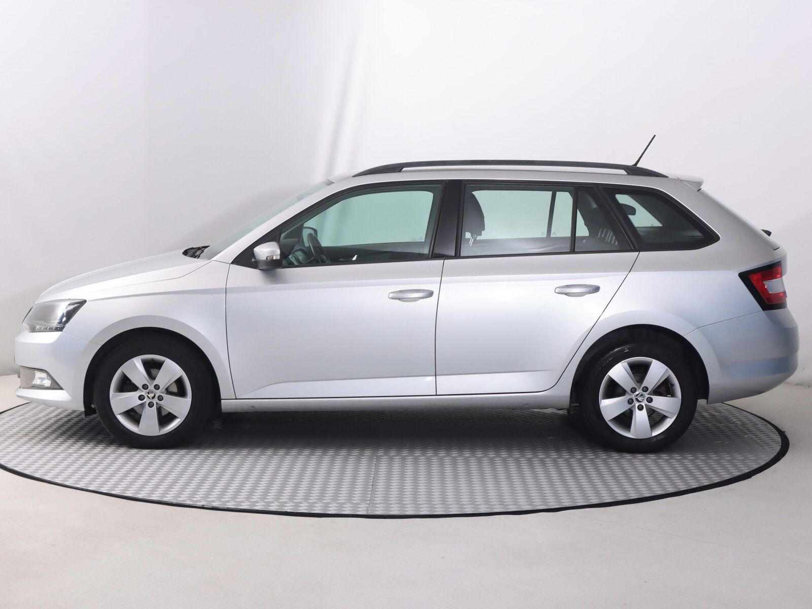 Škoda Fabia, 1.2 TSI, Serv.kniha - fotka 3