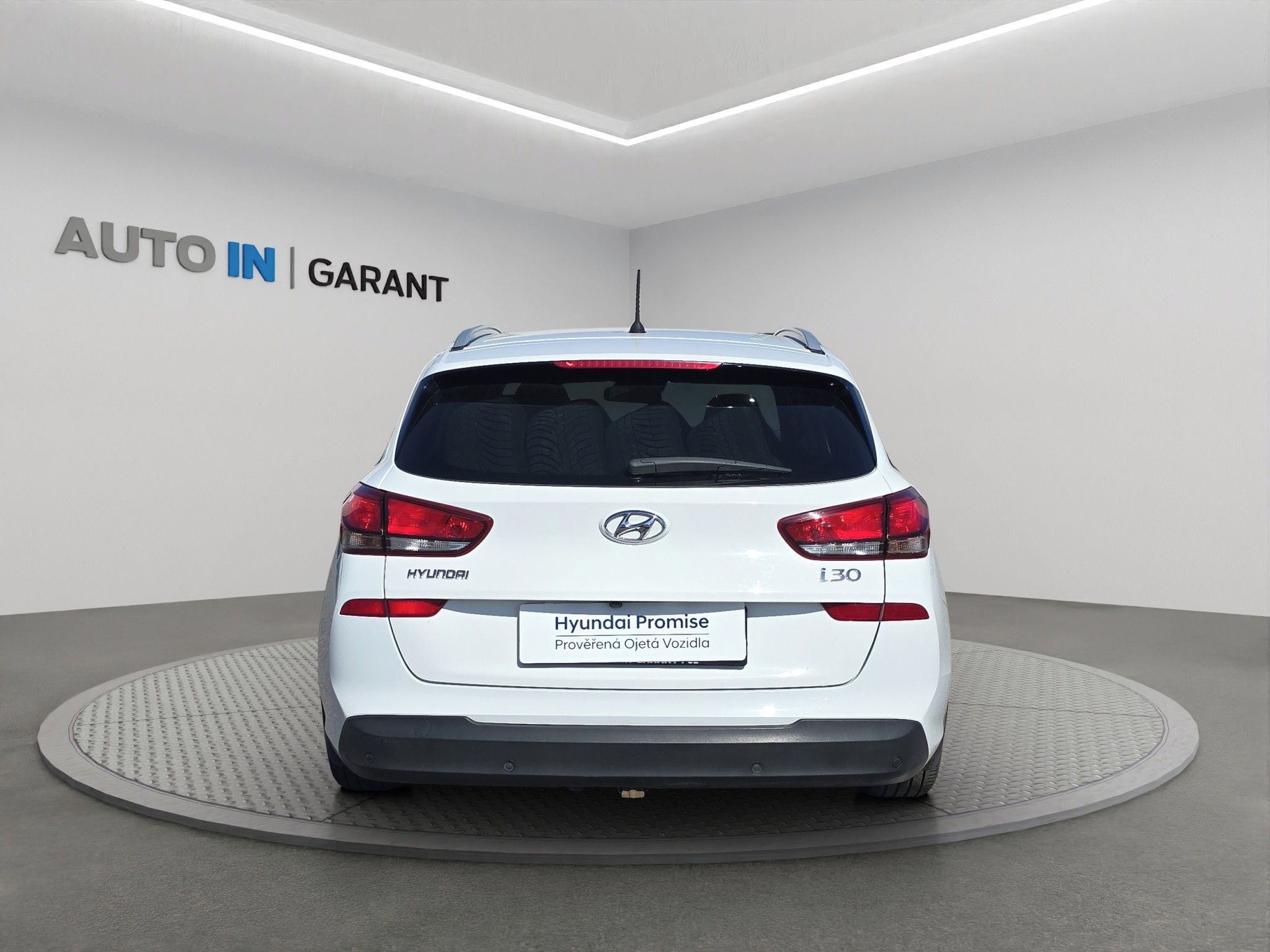Hyundai i30, Trikolor 1.4 T-GDi 103kW, Serv - fotka 6