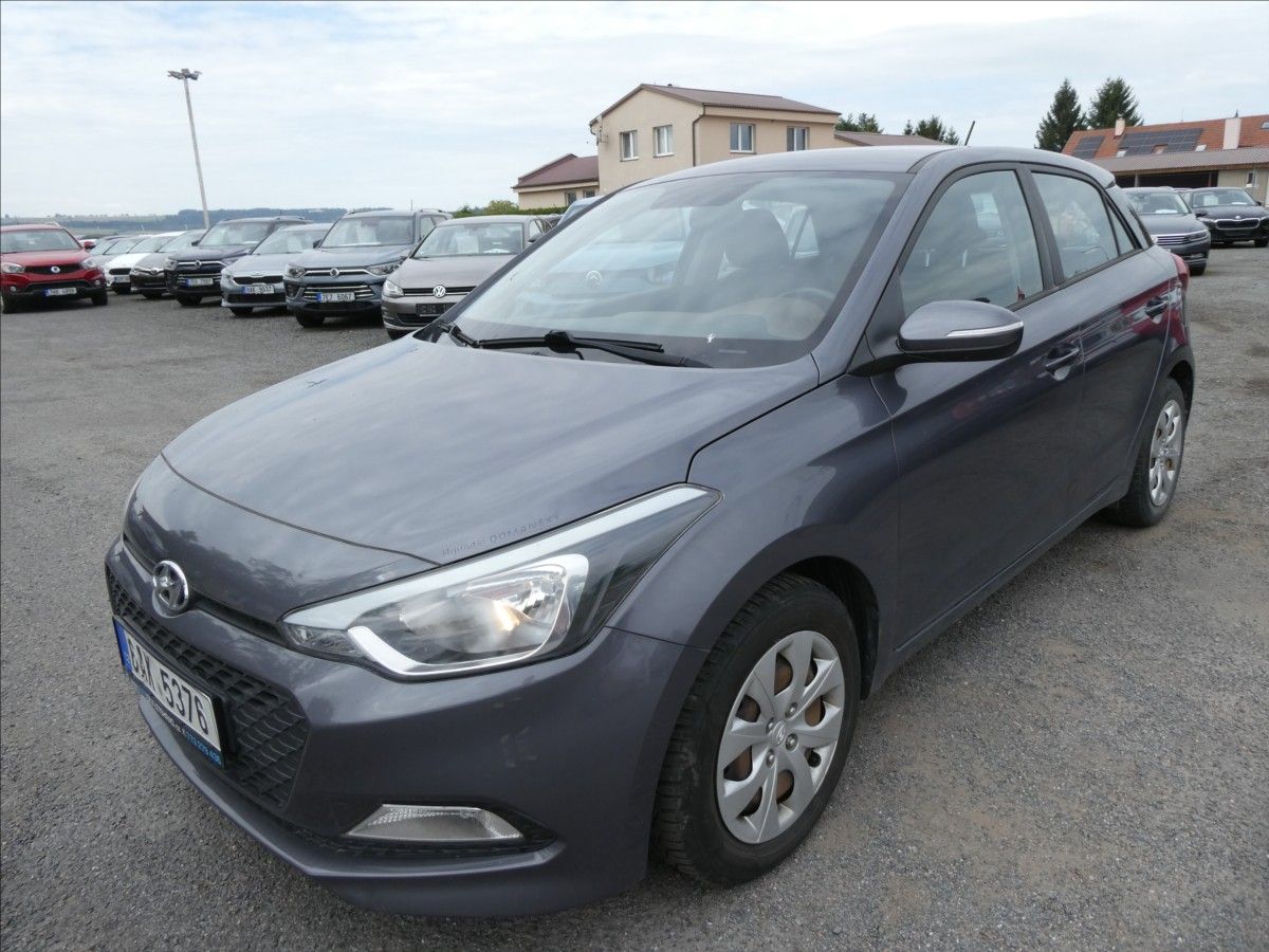 Hyundai i20, 1,2 i 55kW koupeno v ČR,klima - fotka 3