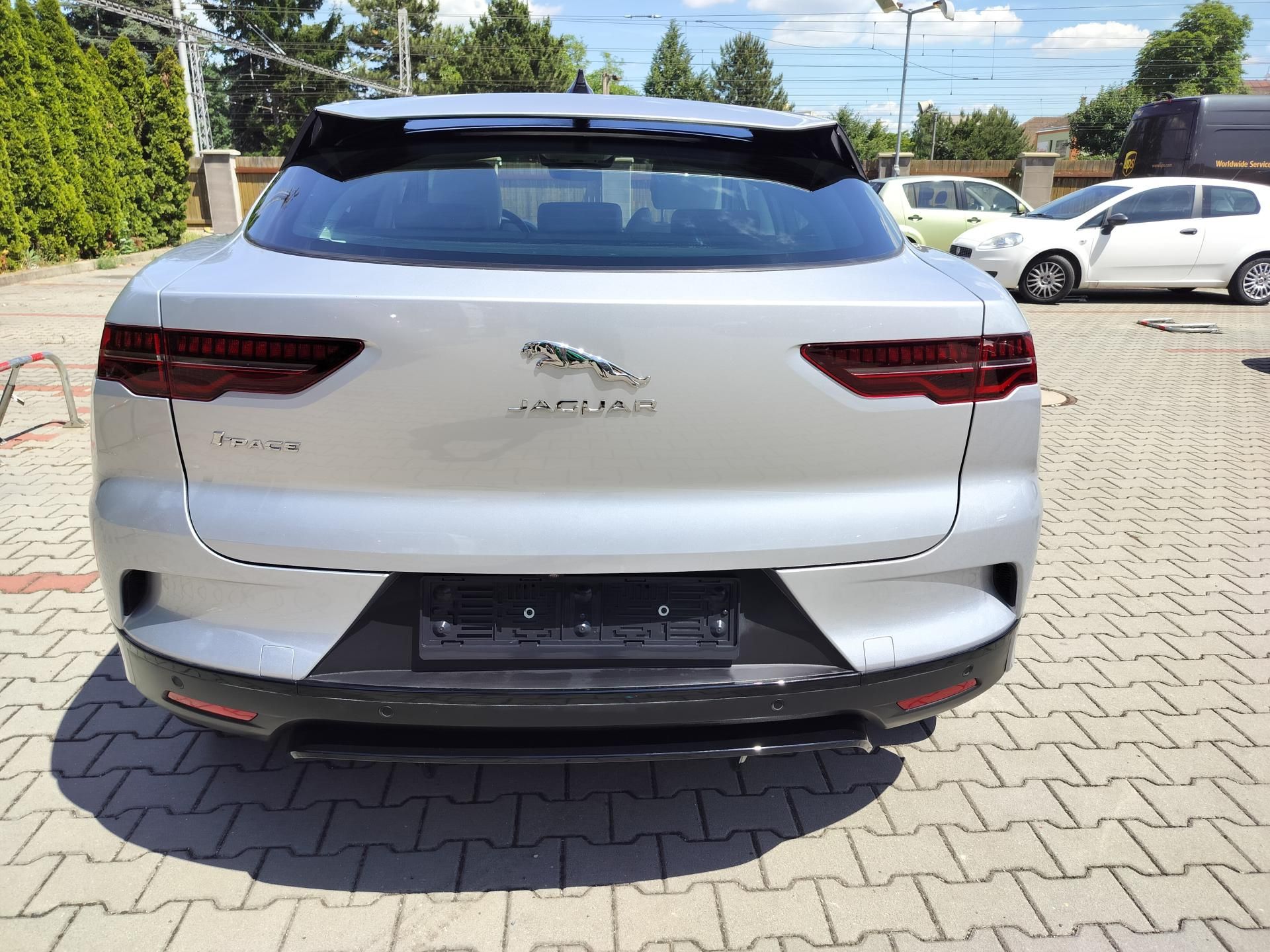 Jaguar I-Pace, EV400 AWD HSE, navi, kůže - fotka 6