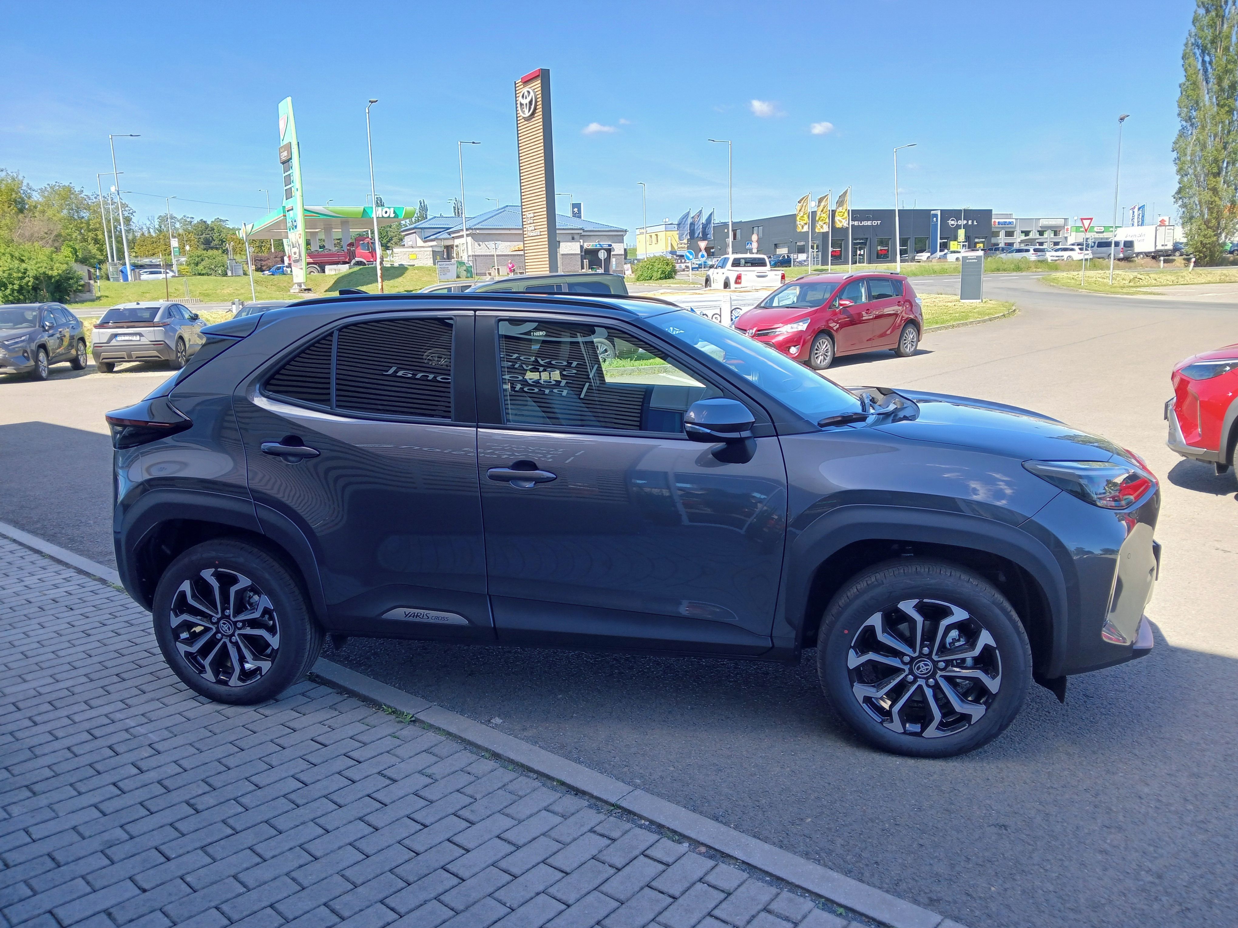 Toyota Yaris Cross, 1.5L HEV Style + TAŽNÉ - fotka 4