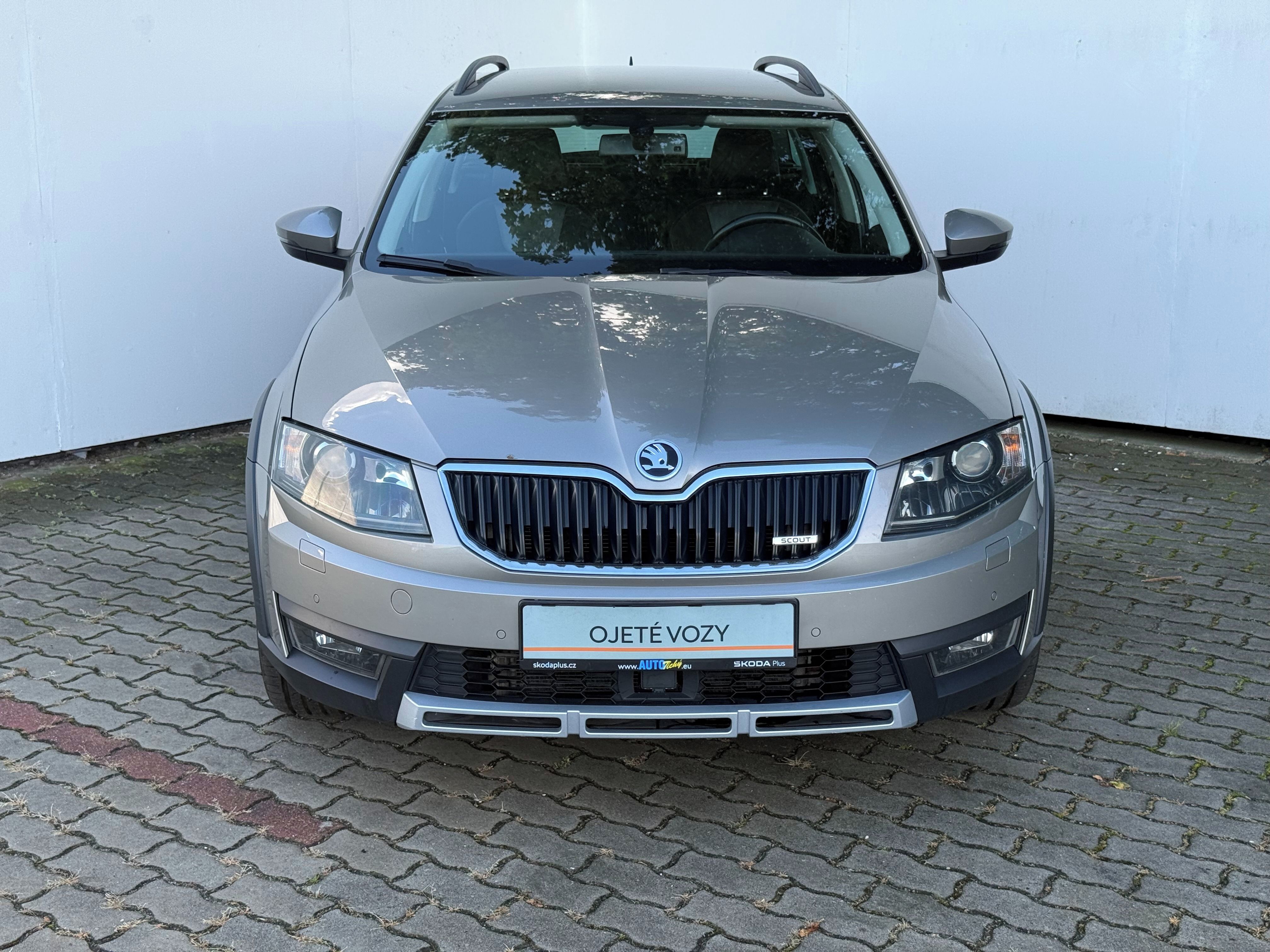 Škoda Octavia, 1.8 TSI / 132 kW 4x4 DSG Scout - fotka 2