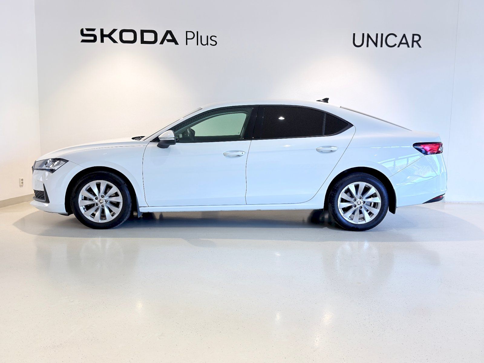 Škoda Superb, Selection 2.0 TDI / 110kW DSG - fotka 3