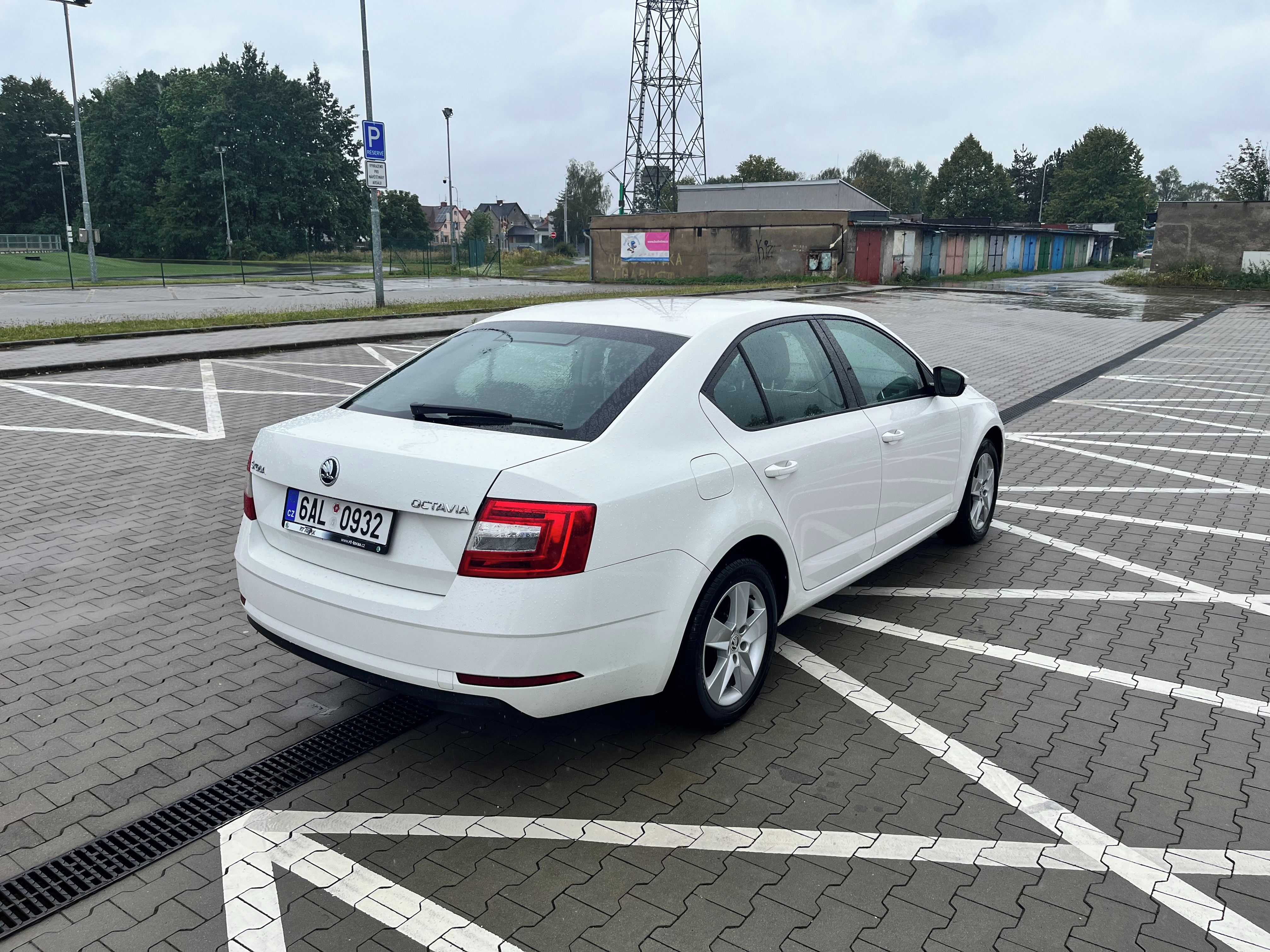 Škoda Octavia, Škoda Octavia 1.6 TDI 85 Kw - fotka 5