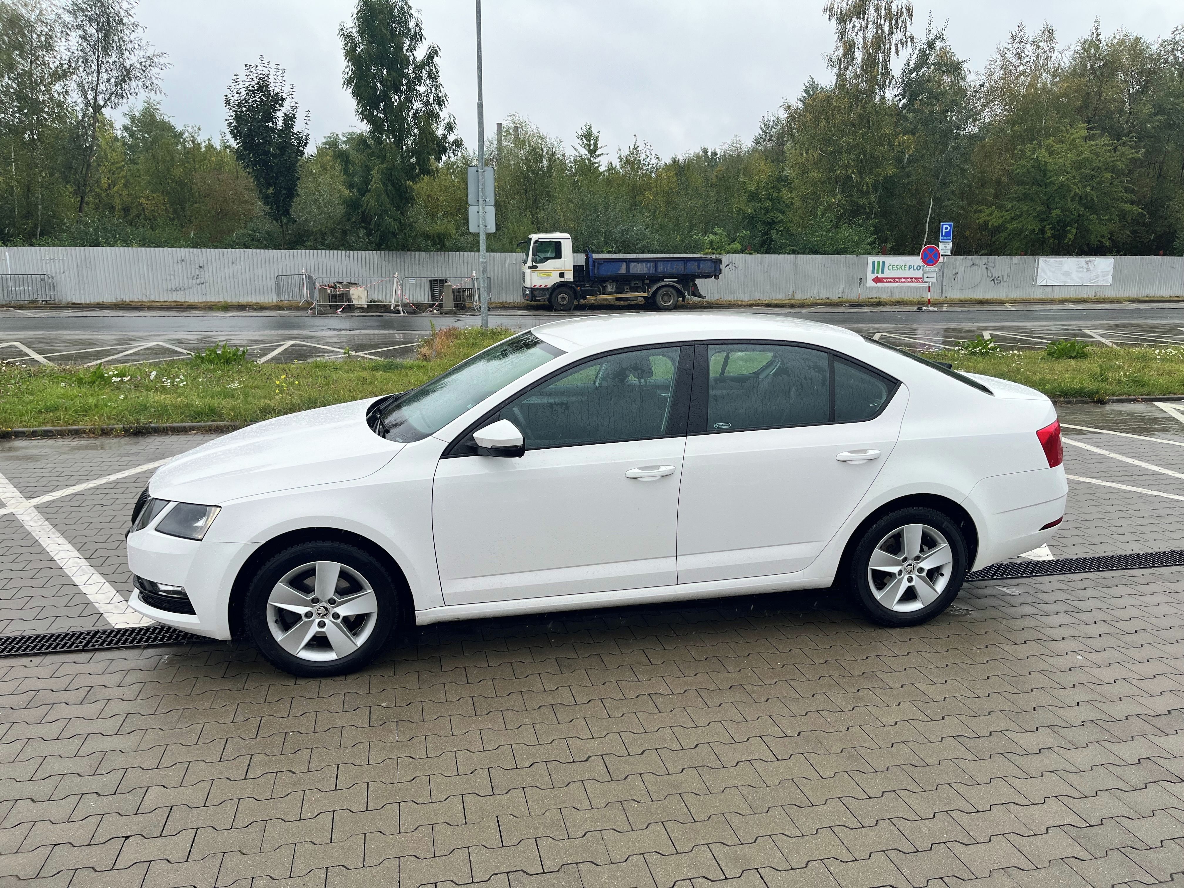 Škoda Octavia, Škoda Octavia 1.6 TDI 85 Kw - fotka 2