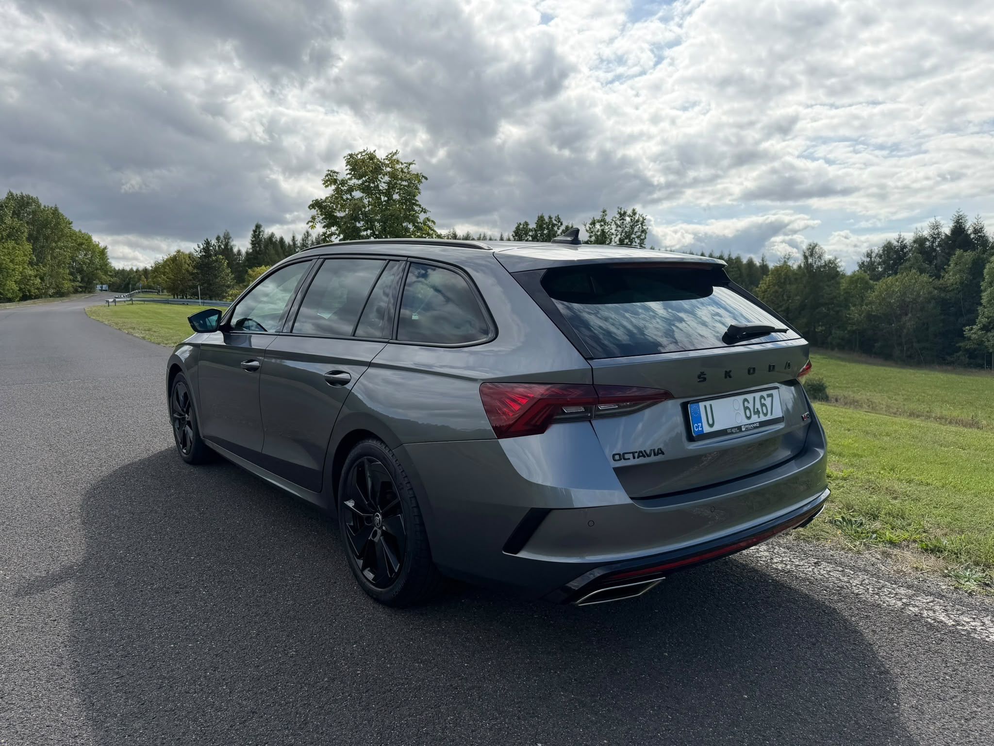 Škoda Octavia, rs 2.0 tsi, dsg, 180 kw - fotka 4