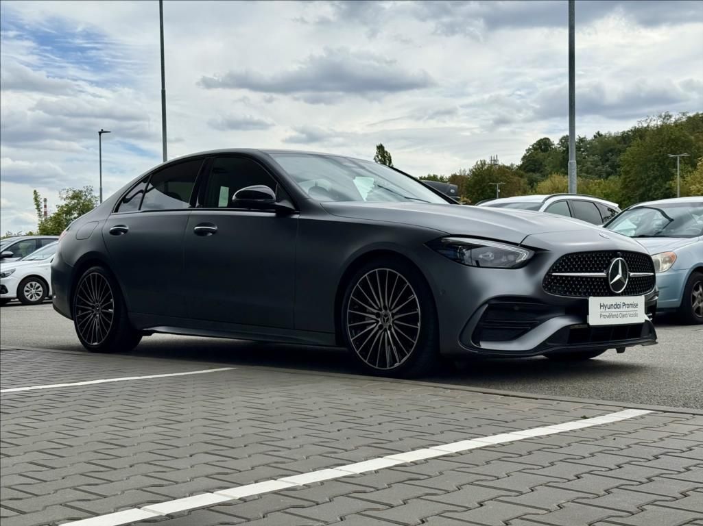 Mercedes-Benz Třídy C, C 300 4MATIC  AMG Paket - fotka 4