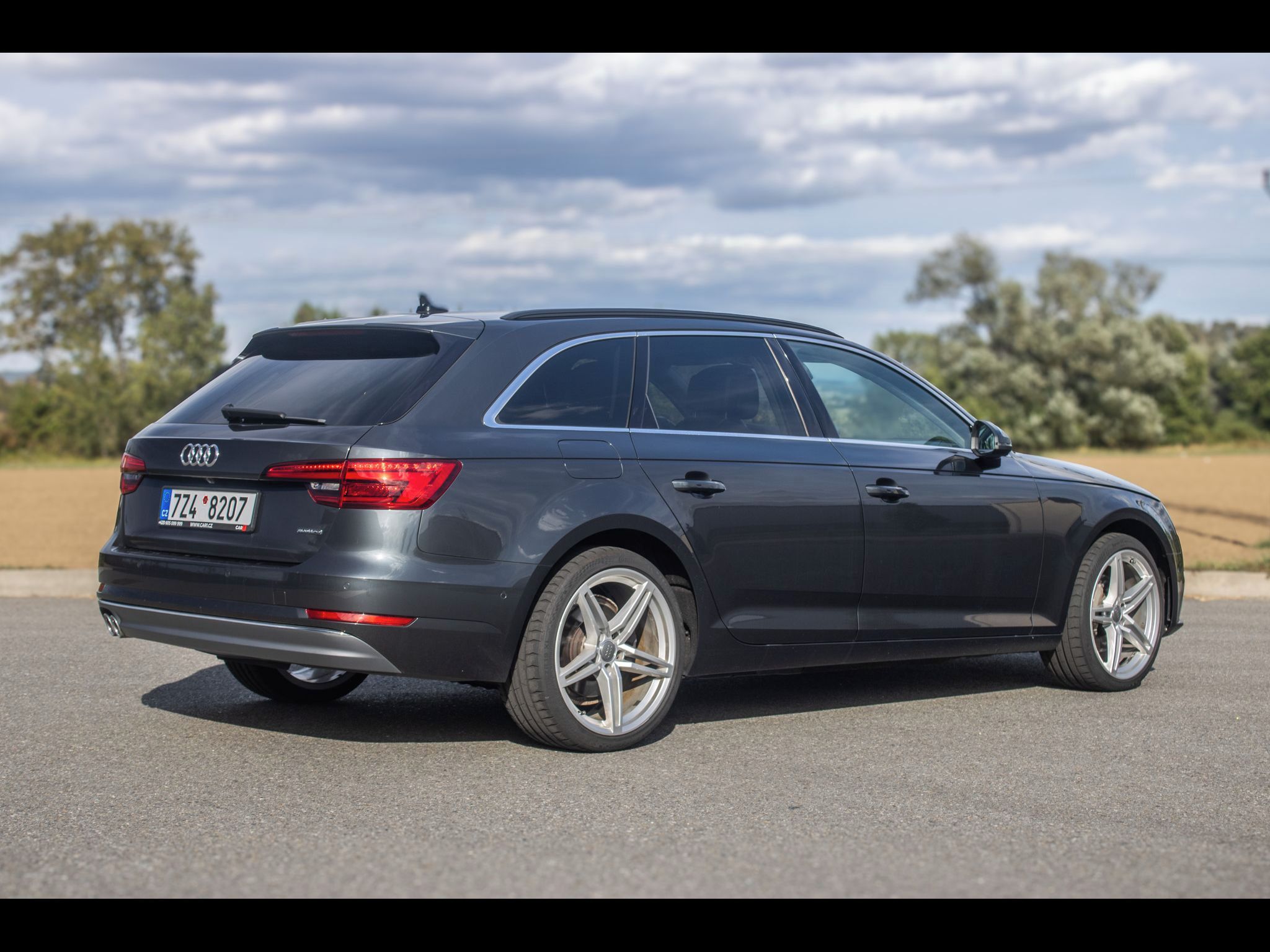 Audi A4 - fotka 5