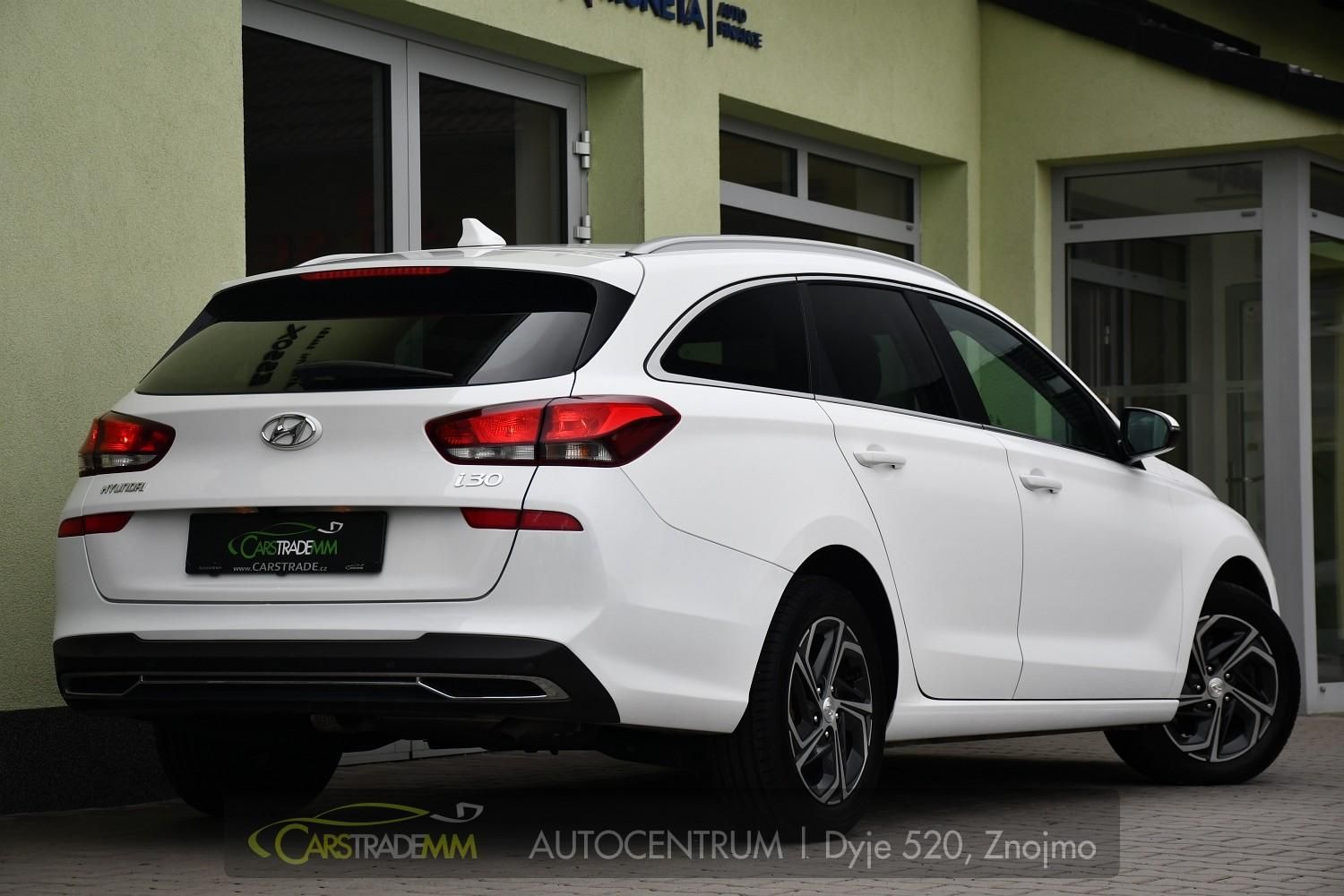 Hyundai i30, 1.6CRDi SMART KAMERA CARPLAY - fotka 5