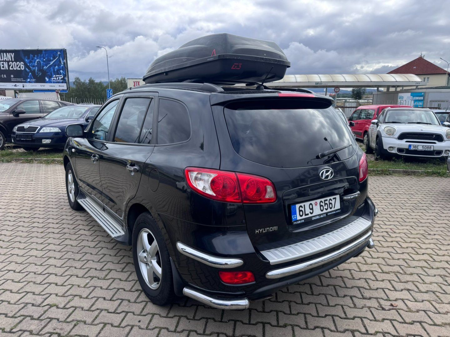 Hyundai Santa Fe, 4X4 2,2CRDI 114KW 7 MÍST AUTOM - fotka 3