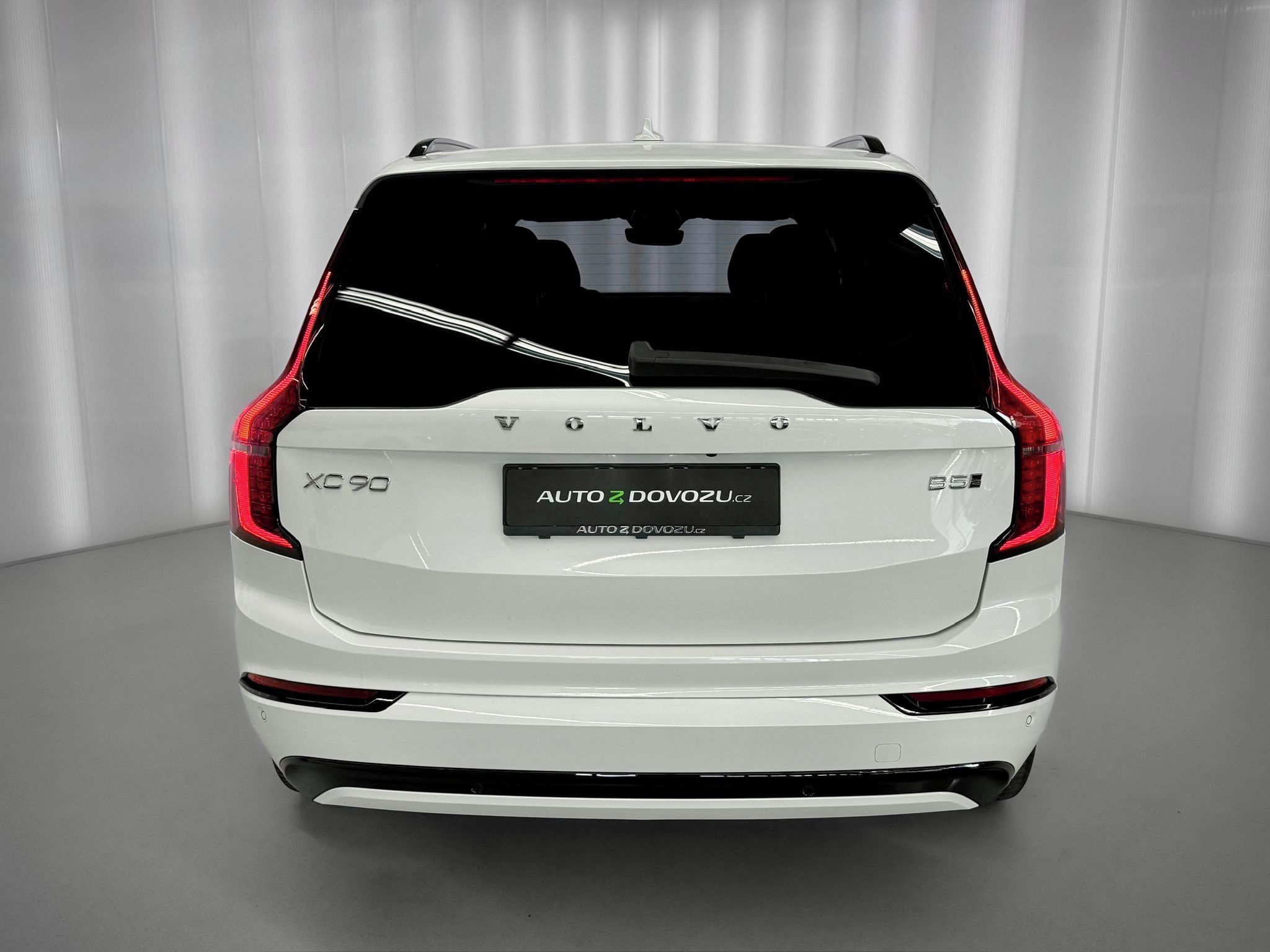 Volvo XC90, B5 AWD PLUS DARK PREMIUM, PANO - fotka 5