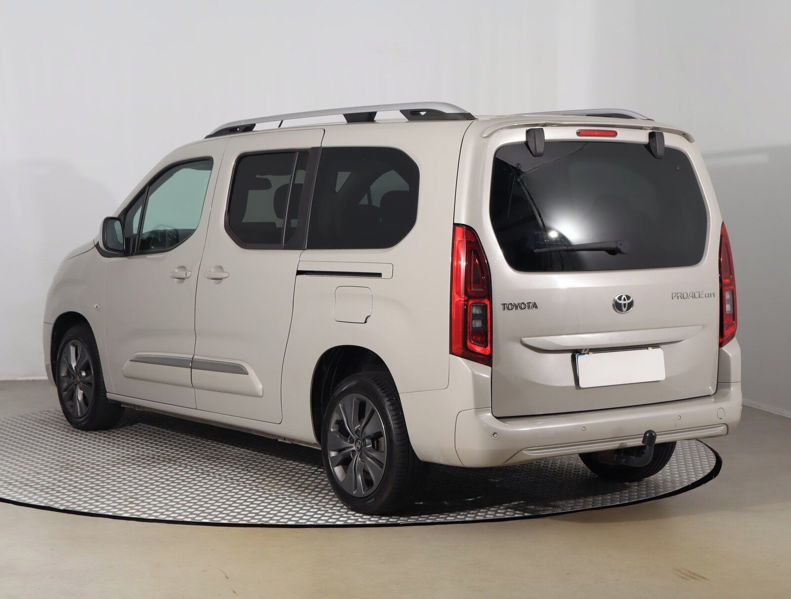Toyota Proace City Verso, Maxi 1.5 D-4D, Family, 7Míst - fotka 4