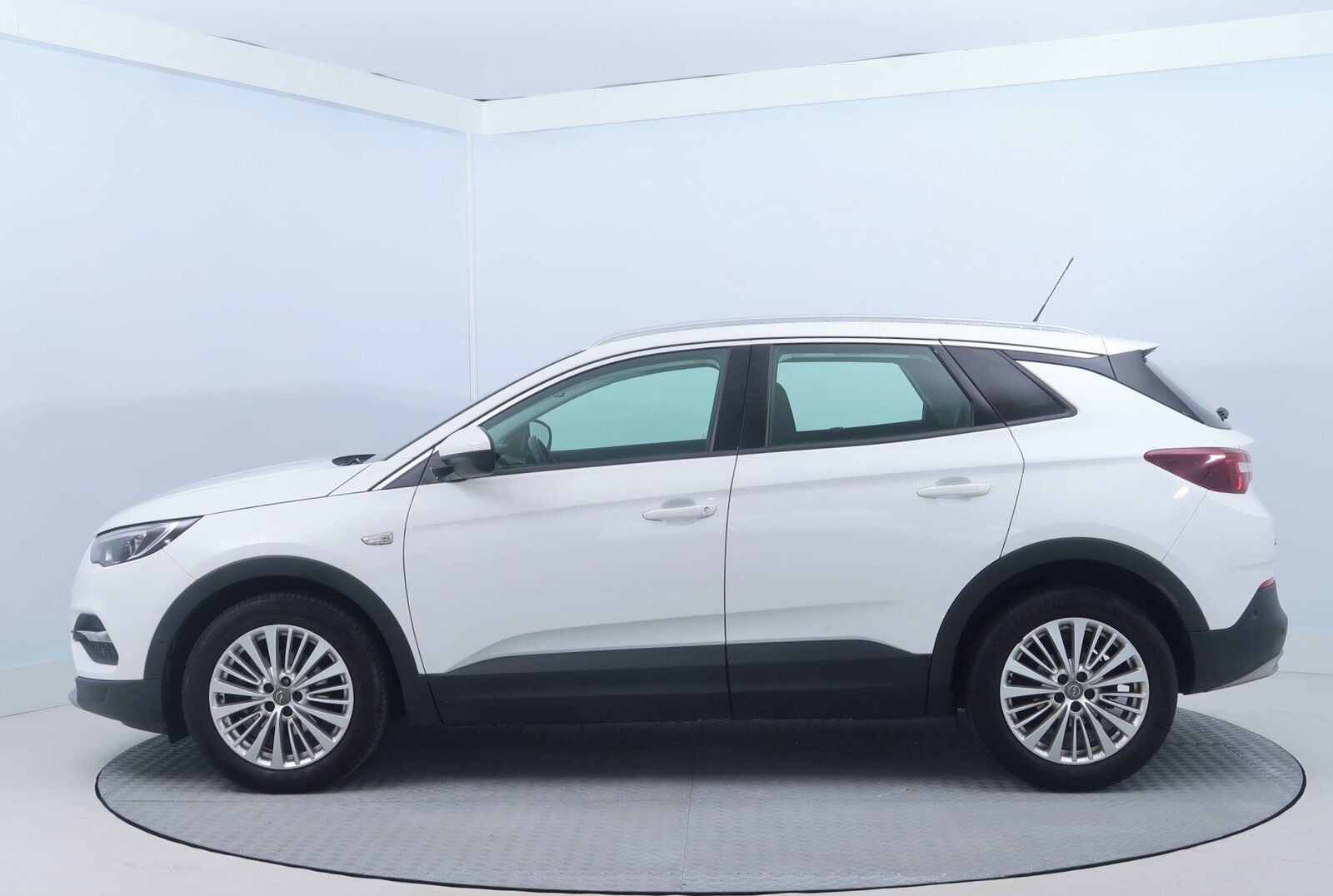Opel Grandland X, 1.2 Turbo, Automat, Serv.kniha - fotka 3
