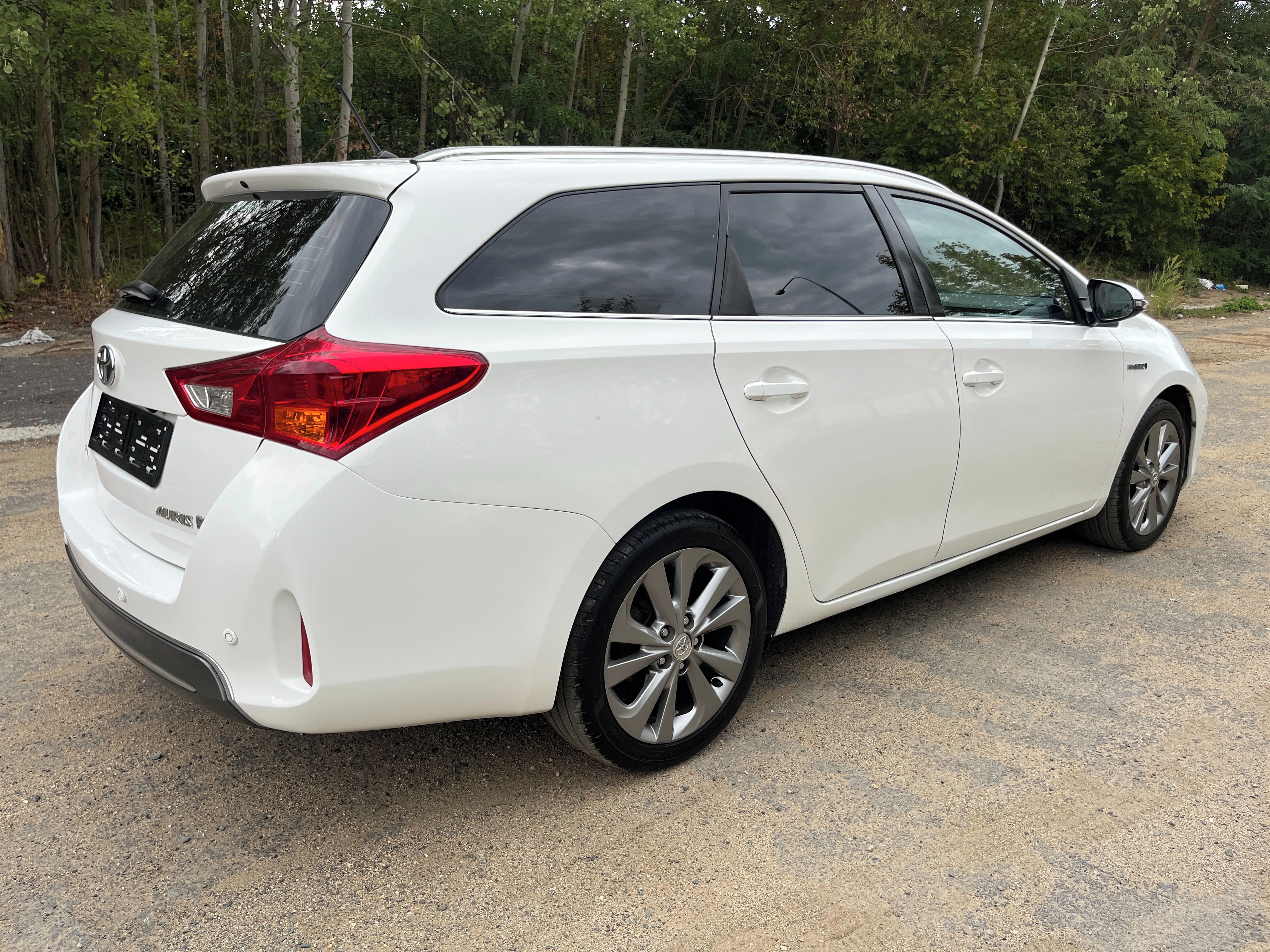 Toyota Auris, 1.8i 73kw - hybrid 1.majitel - fotka 6