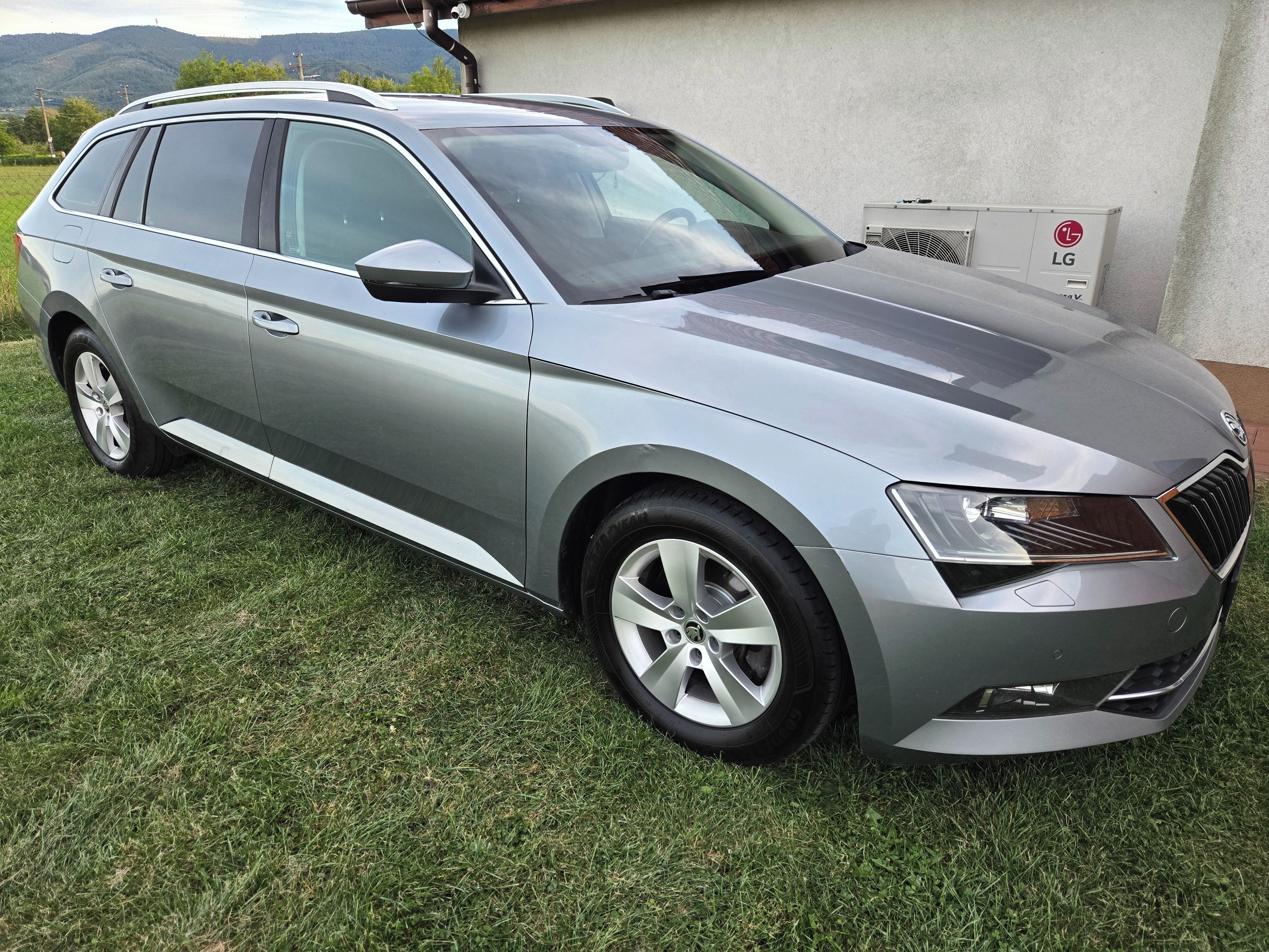 Škoda Superb, 1.6 TDI 88kw, 12/2016, krásný - fotka 4