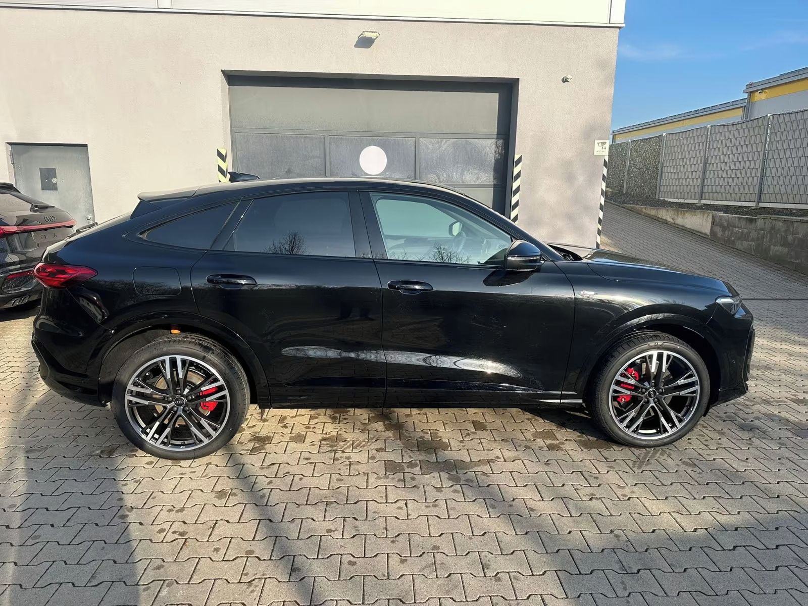 Audi Q5, SB 40 TDI QUATTRO S LINE Nový! - fotka 2