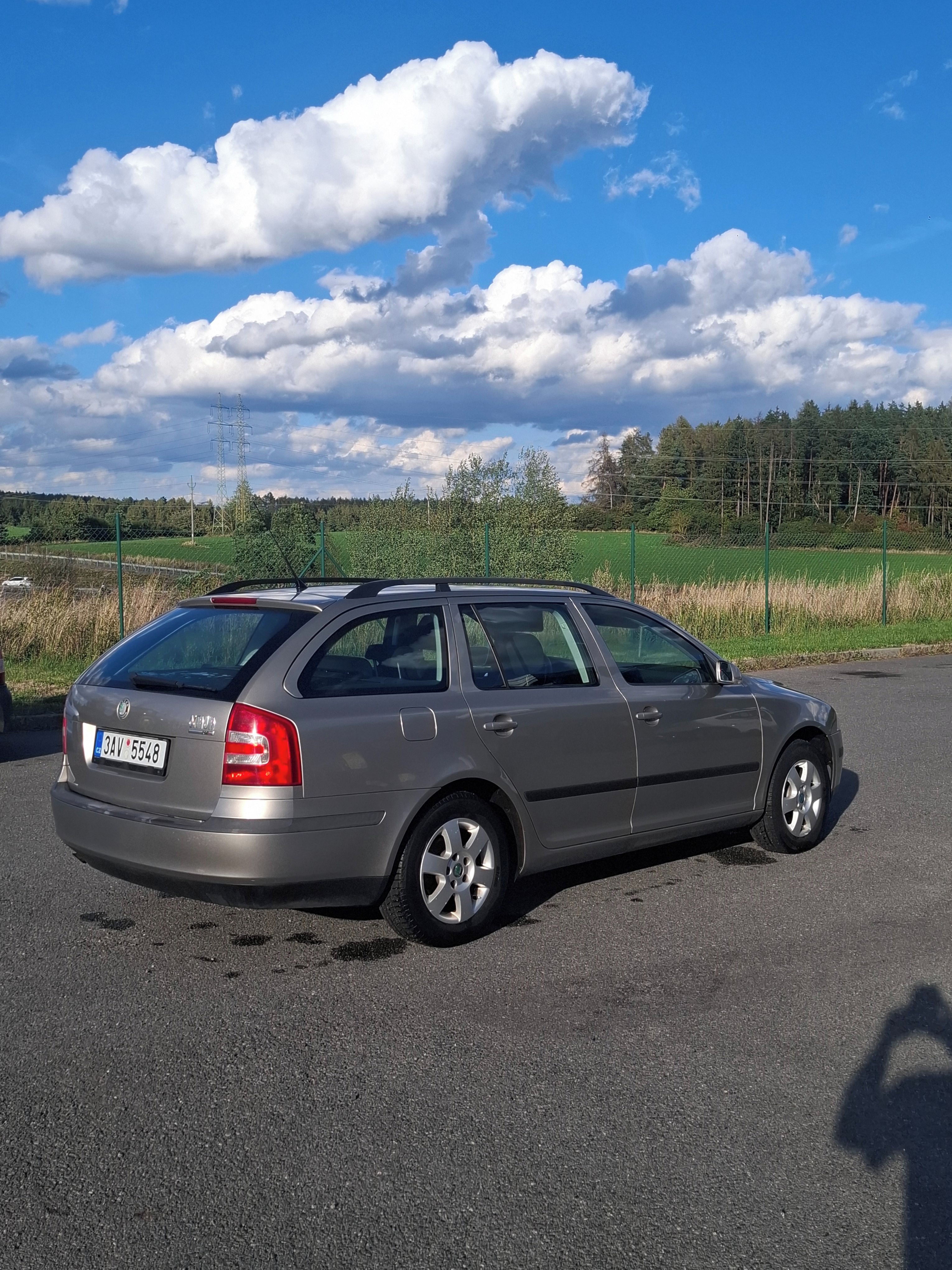 Škoda Octavia, Škoda Octavia 1.6 MPI - fotka 4