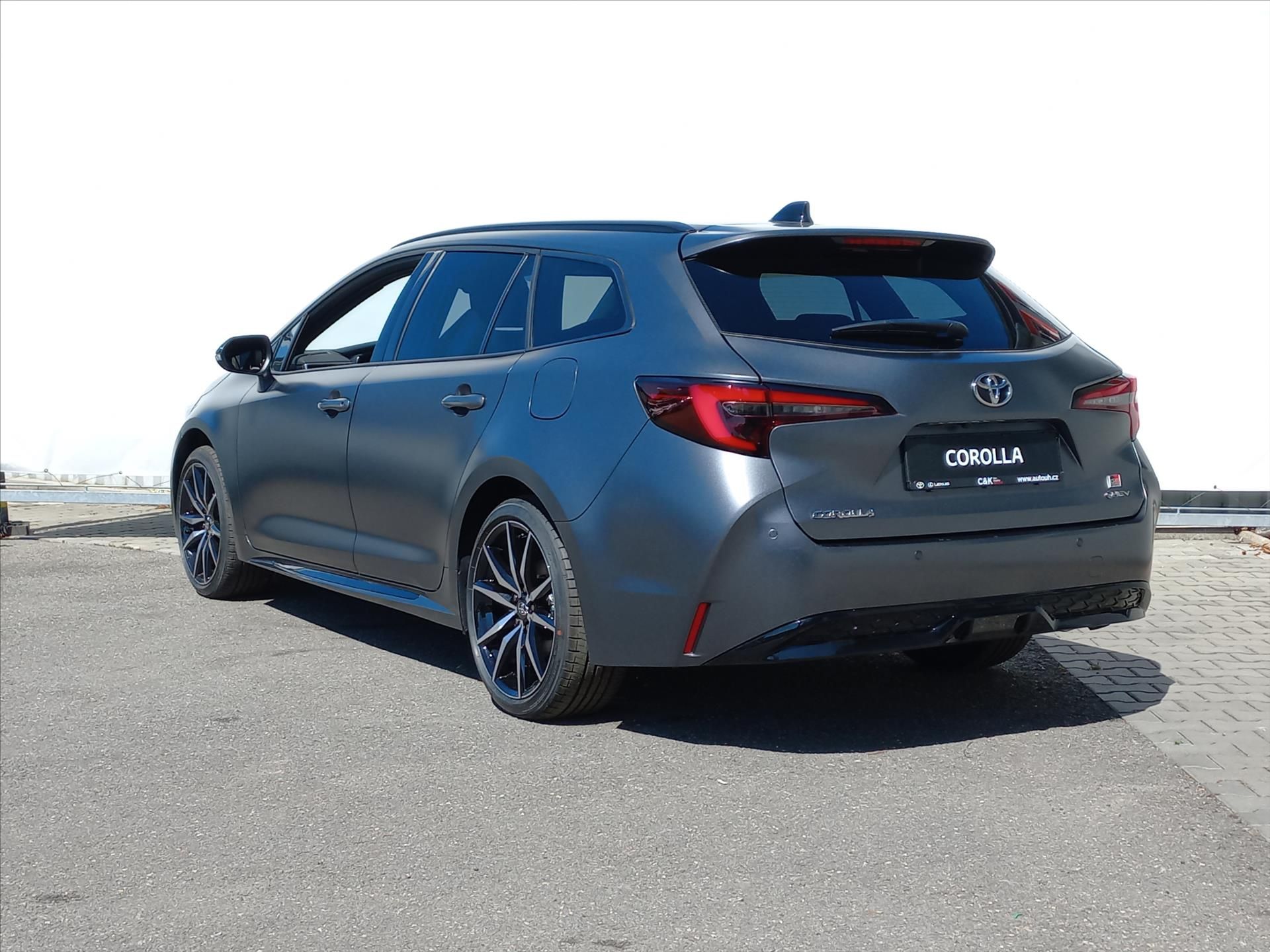 Toyota Corolla, 2,0 Hybrid e-CVT 178k  TS GR S - fotka 4