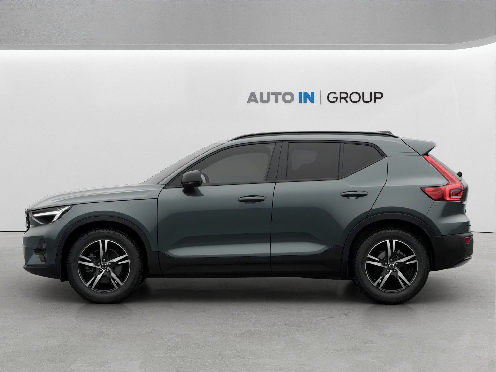 Volvo XC40, DARK B3 PLUS FWD,360°KAMERA - fotka 3