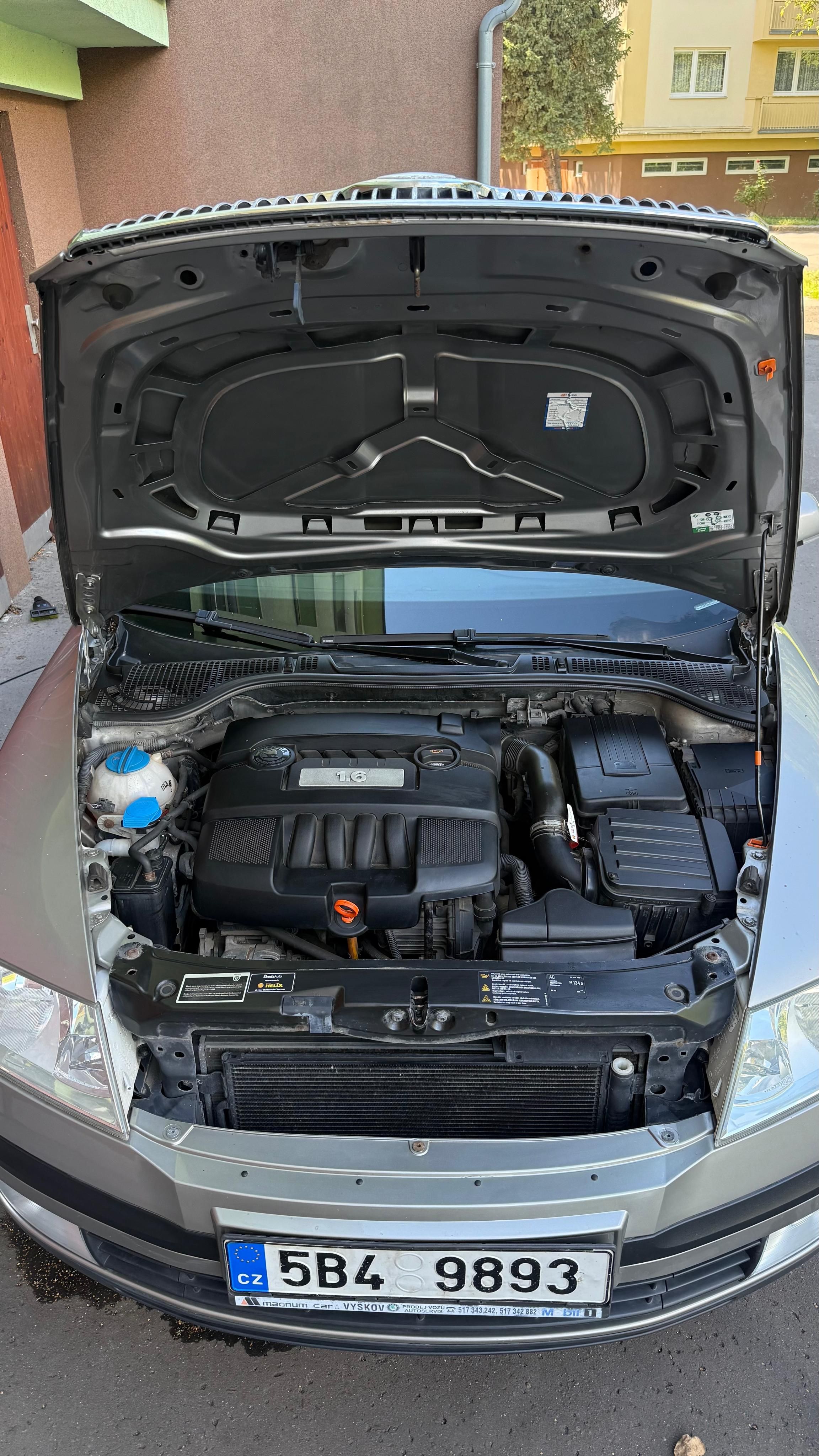 Škoda Octavia, 1,6 MPI, servisováno - fotka 4