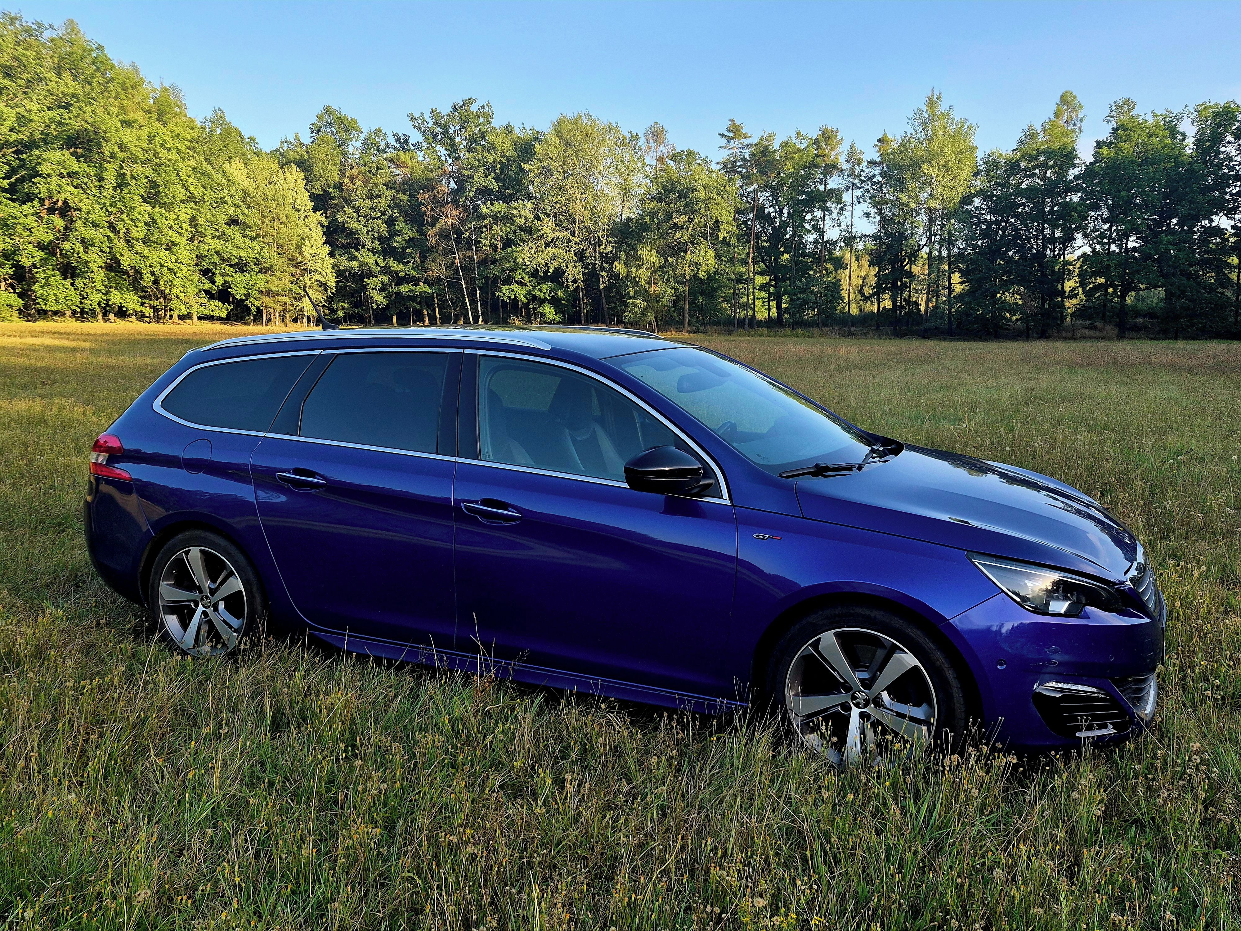 Peugeot 308, 2.0 Blue HDI GT - servisováno - fotka 4