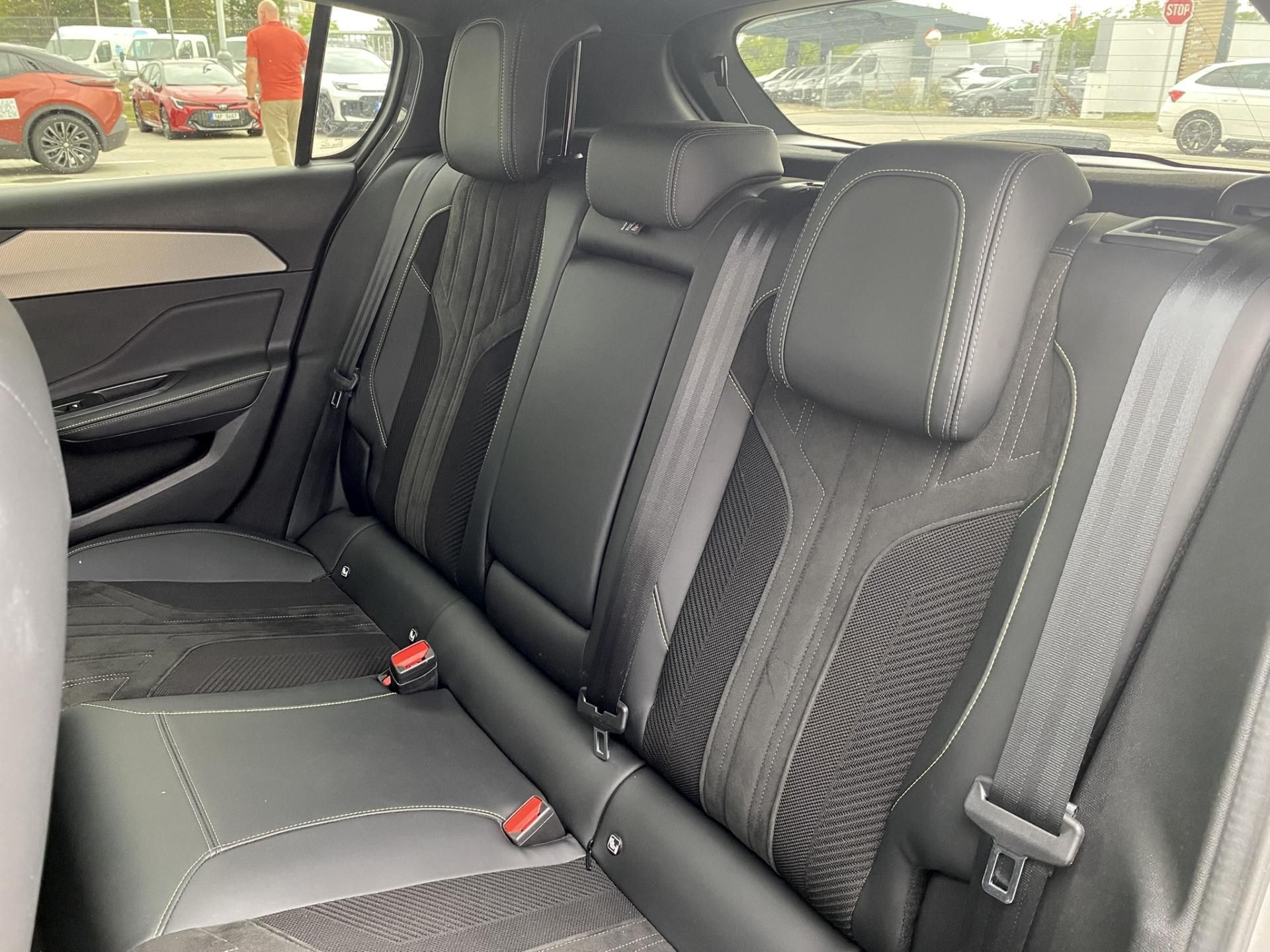 Peugeot 308, e-GT 115kW 54kWh - fotka 6