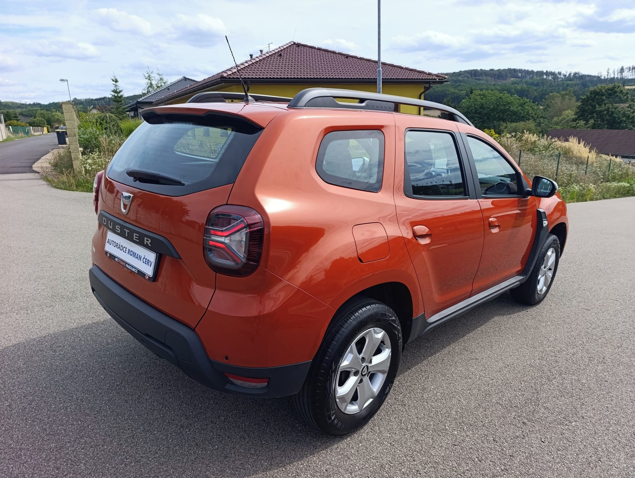 Dacia Duster, 1.maj,ČR,serv.k,záruka,LED sve - fotka 4