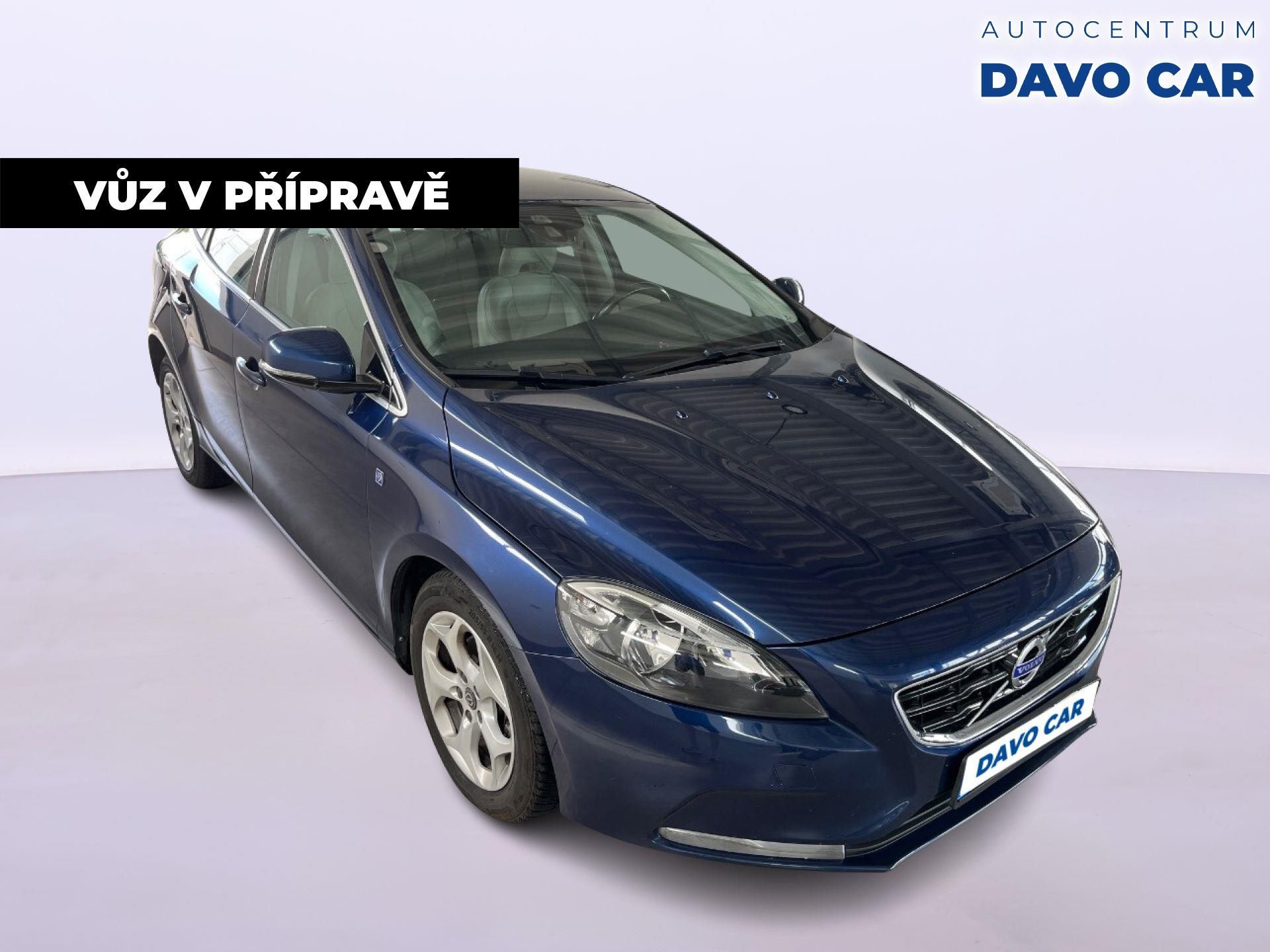 Volvo V40, 1,6 D2 115 Summum - fotka 2