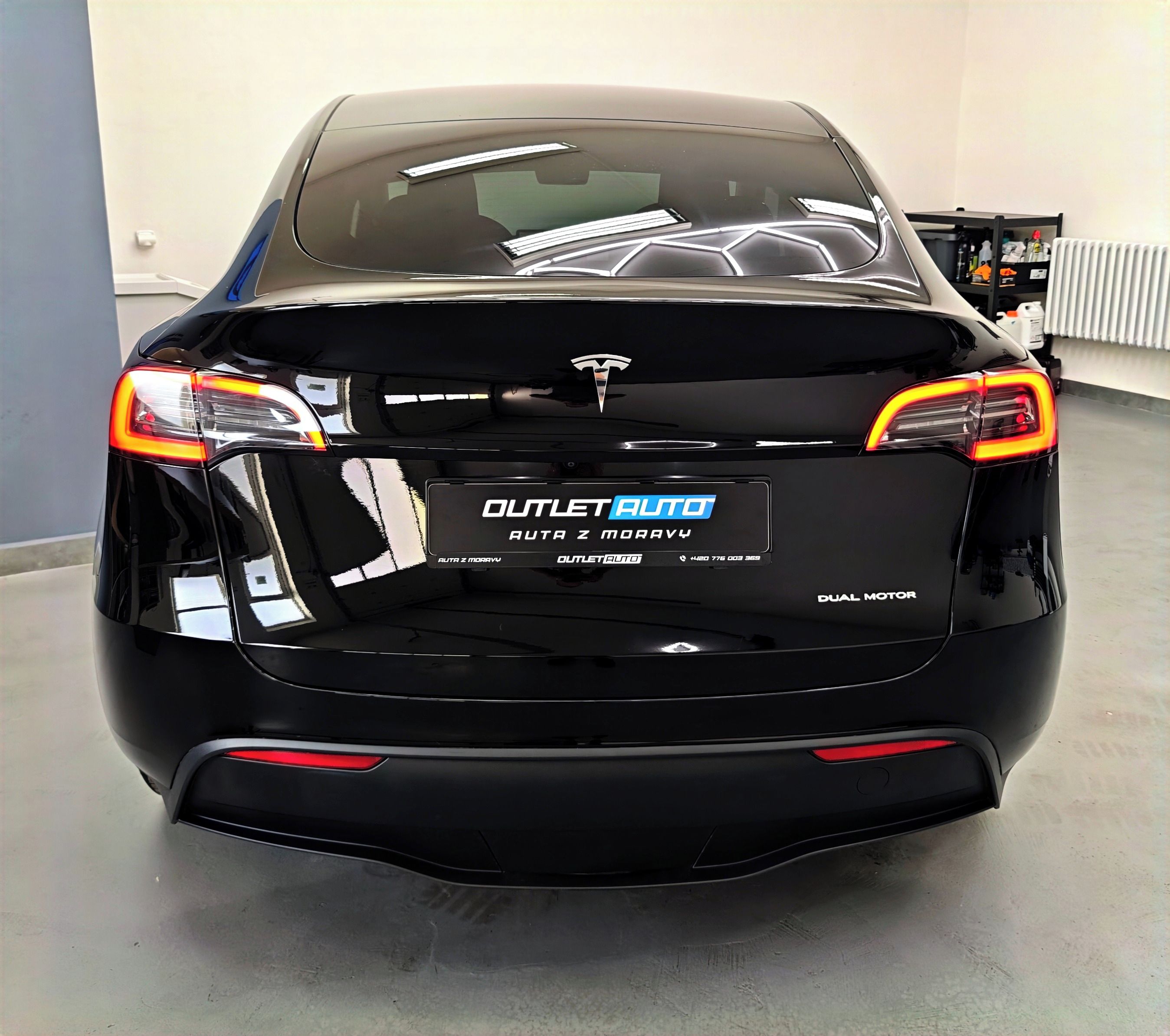 Tesla Model Y, LONG RANGE,4X4,2023,TAŽNE,DPH - fotka 6