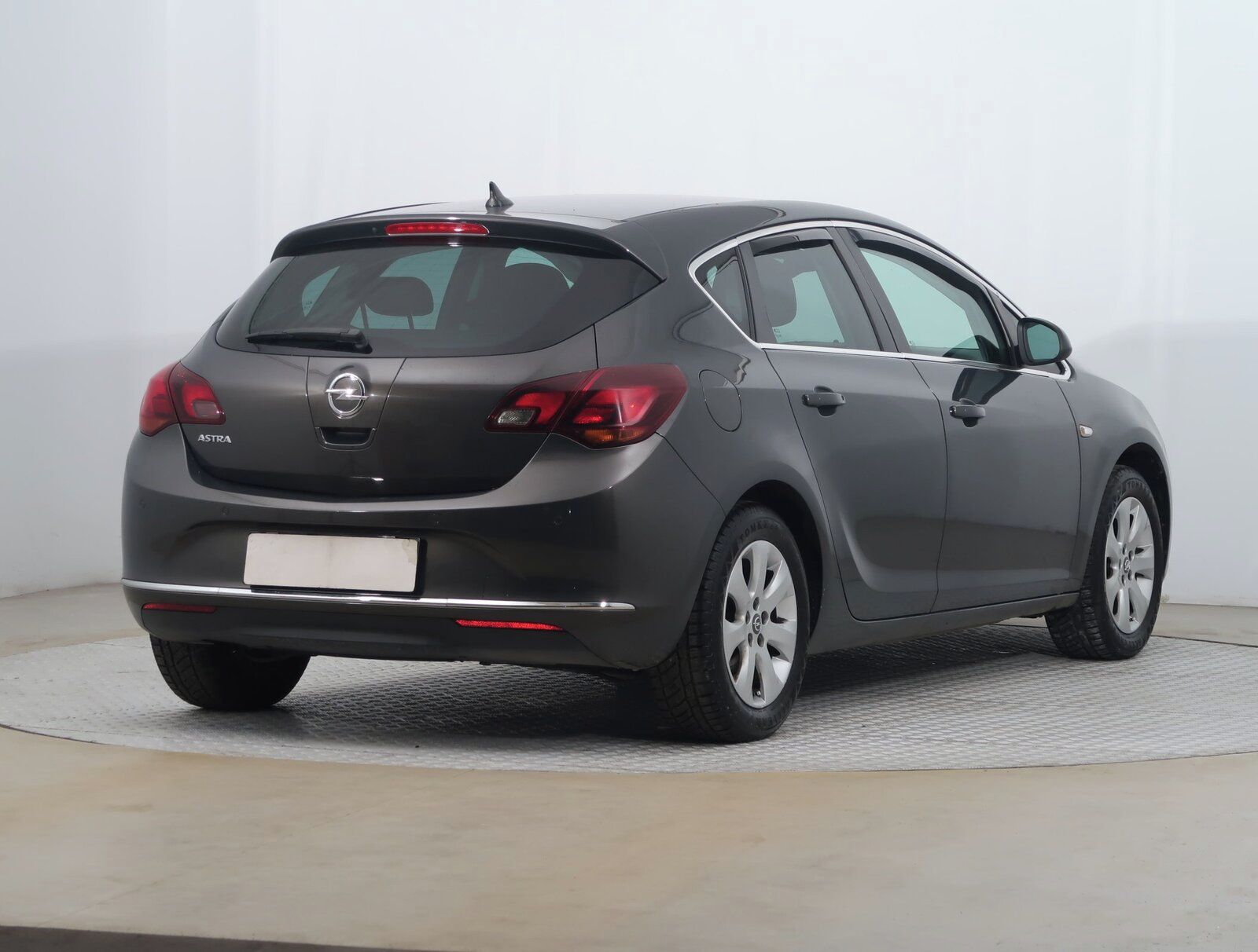 Opel Astra, 1.4 T, Navi, Xenony - fotka 5