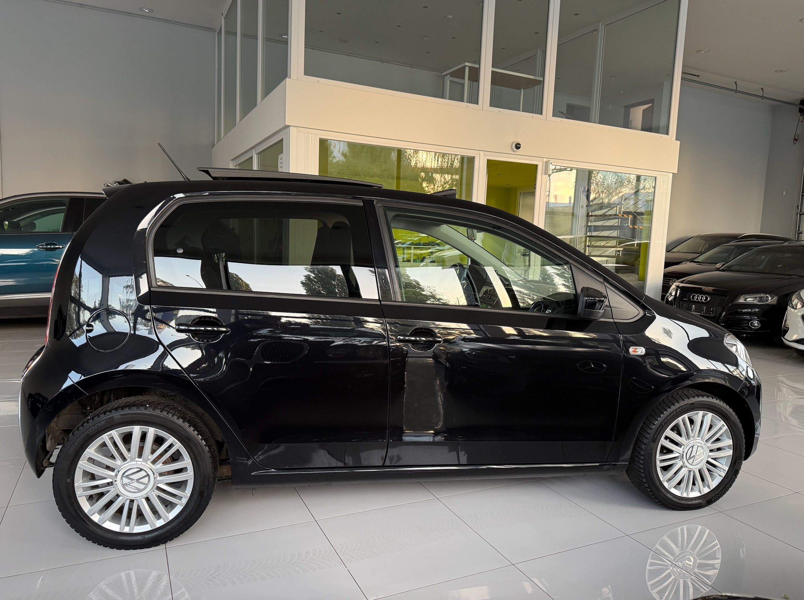 Volkswagen Up!, 1.0 55 kW | 65 529 km | SERVIS - fotka 5