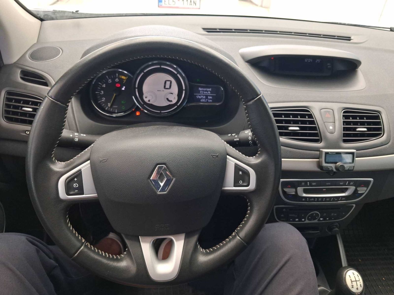 Renault Fluence, 1.6 16V, Automatická klima - fotka 3