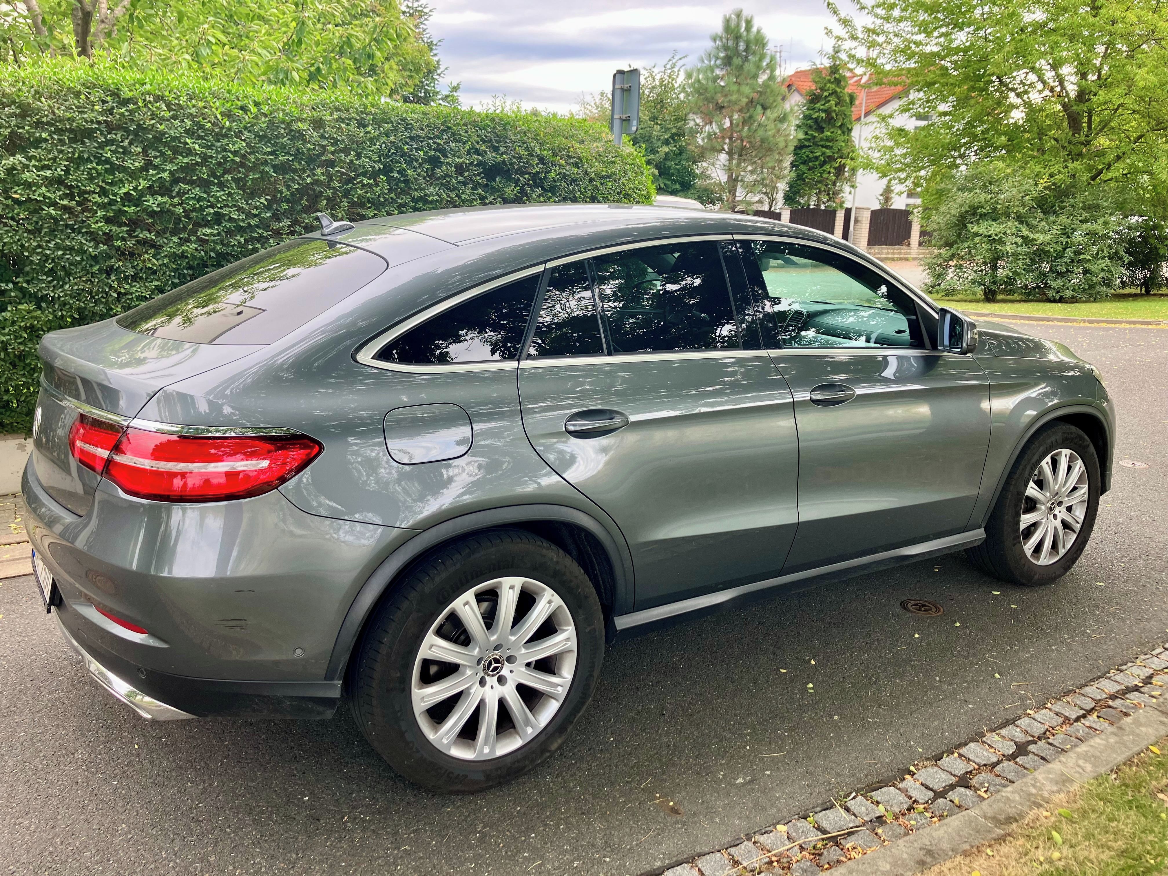 Mercedes-Benz GLE, 400 4MATIC - fotka 2