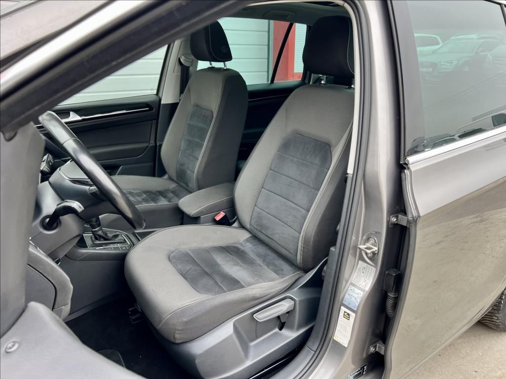 Volkswagen Golf Sportsvan, 1,6 TDI DSG HIGHLINE PANORAMA - fotka 5