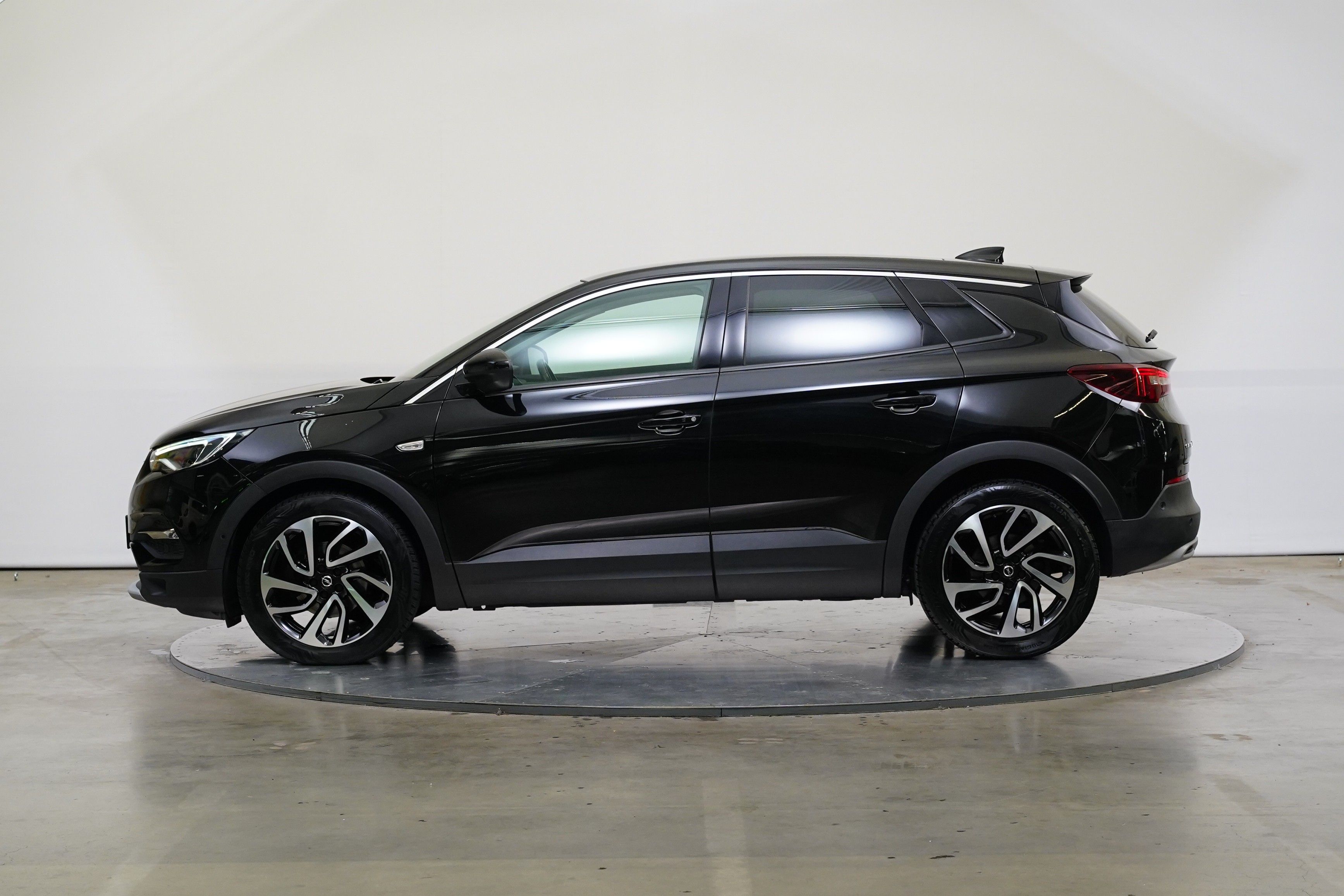 Opel Grandland X, 2.0 CDTI 130 kW Ultimate - fotka 3
