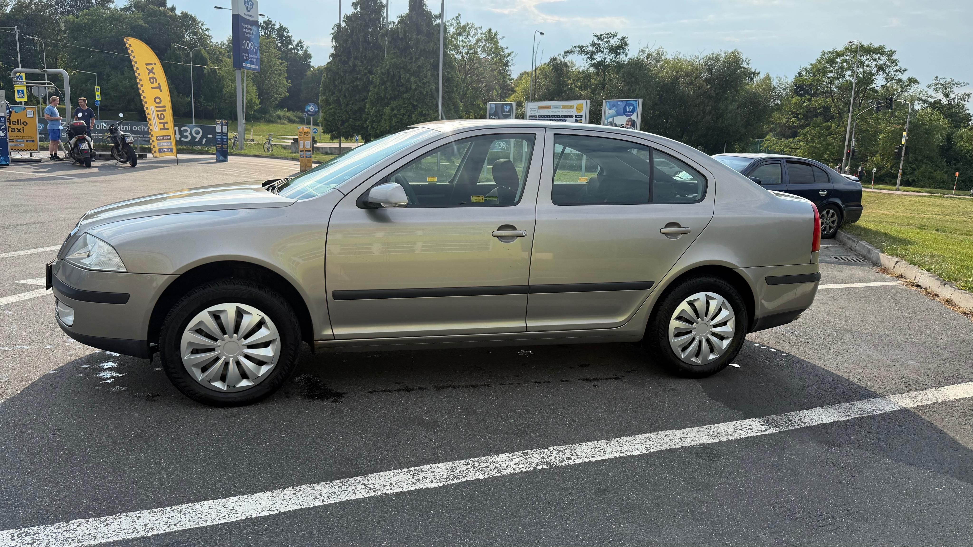 Škoda Octavia, 1,6 MPI, servisováno - fotka 2