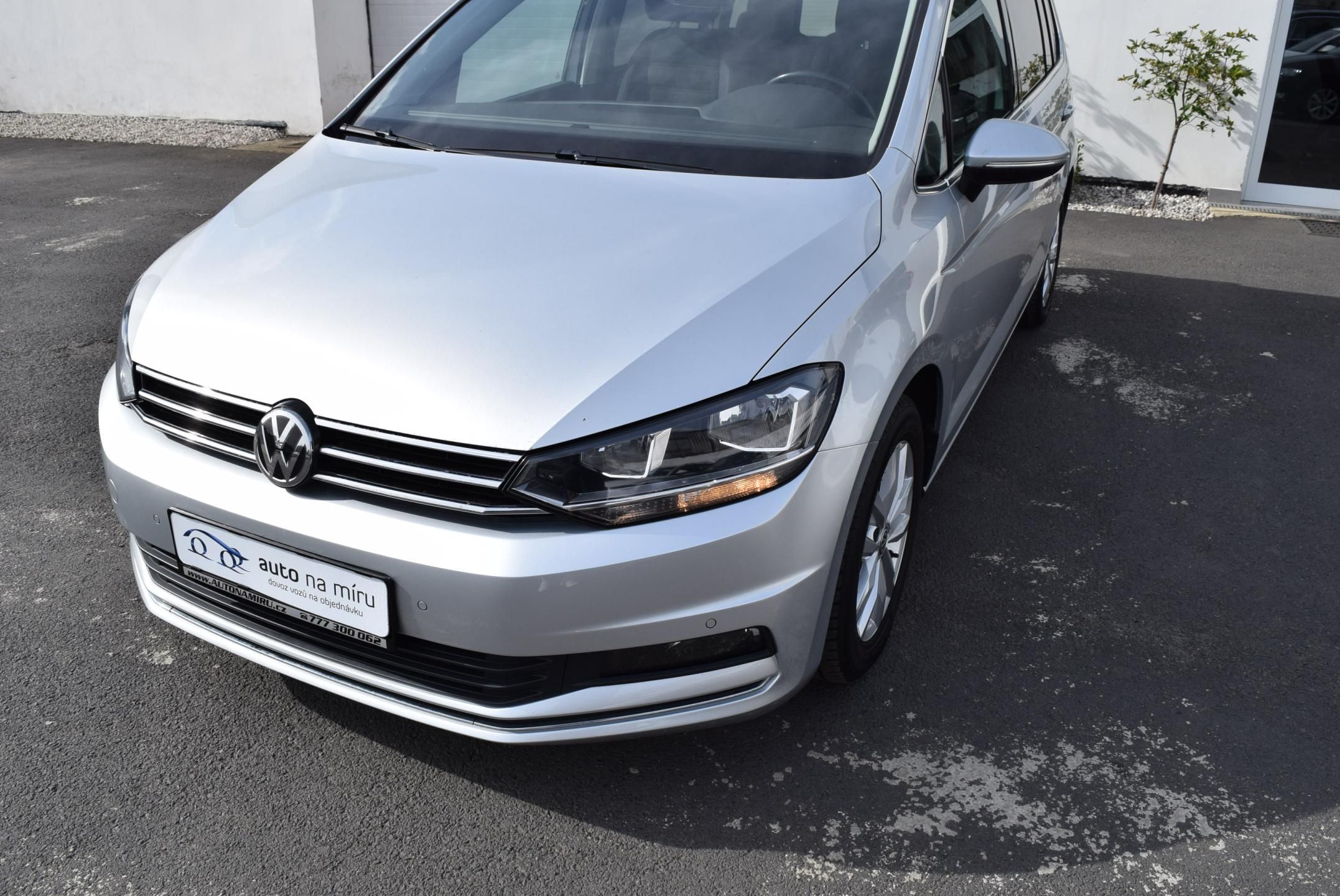 Volkswagen Touran, 1.4TSI 110kw HIGHLINE 7M TAŽN - fotka 2