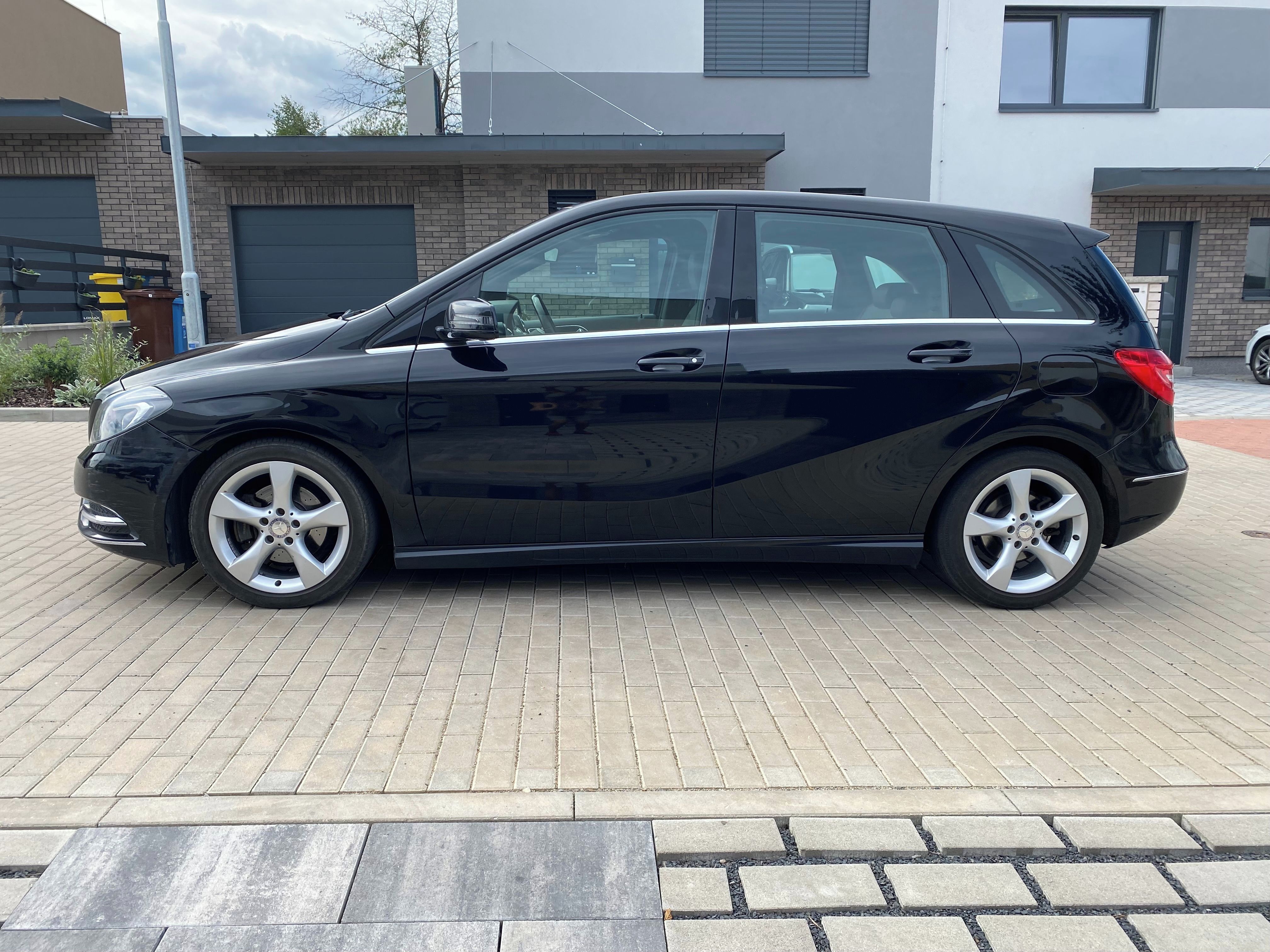 Mercedes-Benz Třídy B, 180 CDI, r.v. 2012, nová STK - fotka 3