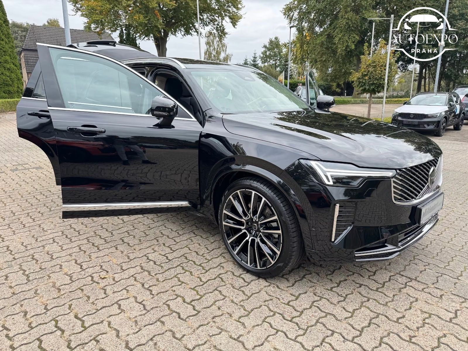 Volvo XC90, T8 AWD ULTRA BRIGHT*7MÍST - fotka 3