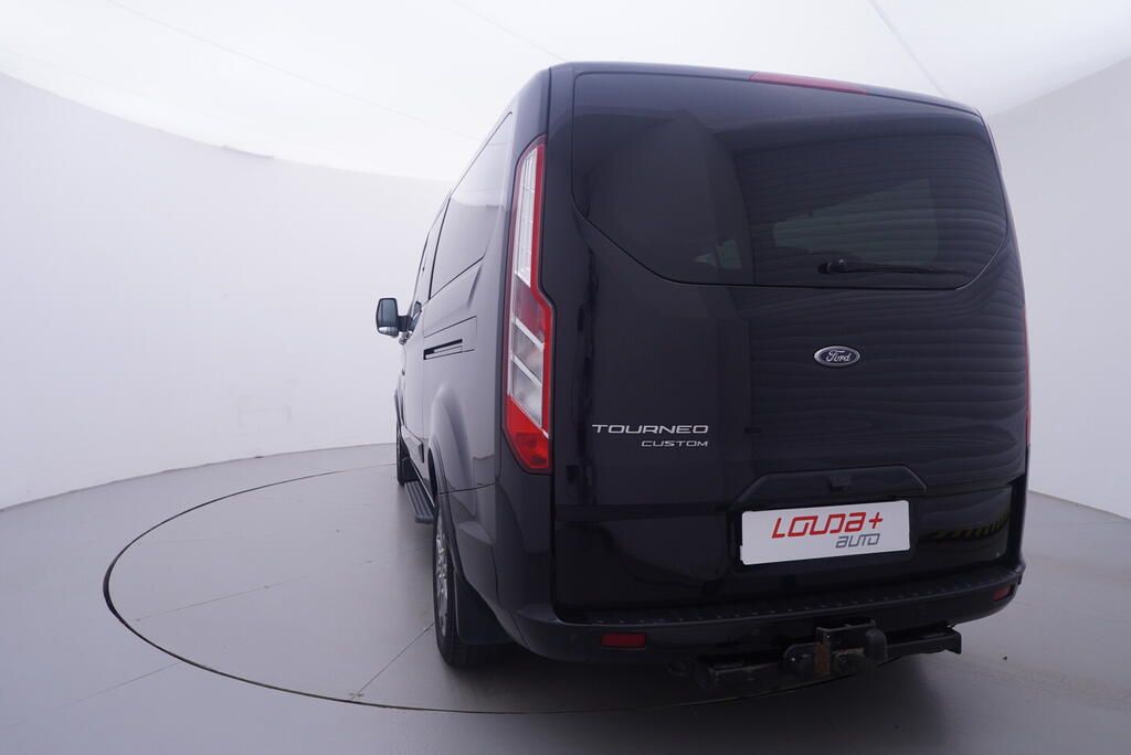 Ford Tourneo Custom, Titanium 2.0 2.0 EcoBlue 125 k - fotka 4