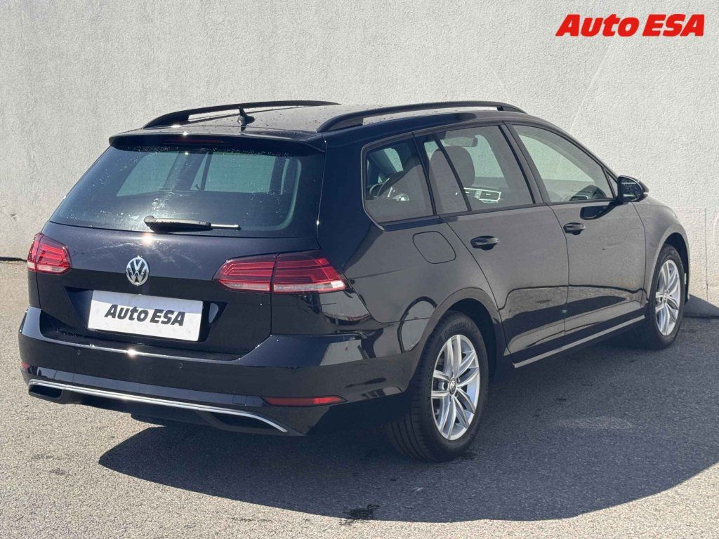 Volkswagen Golf, 2.0 TDi,Comfort,TZ,navi - fotka 6