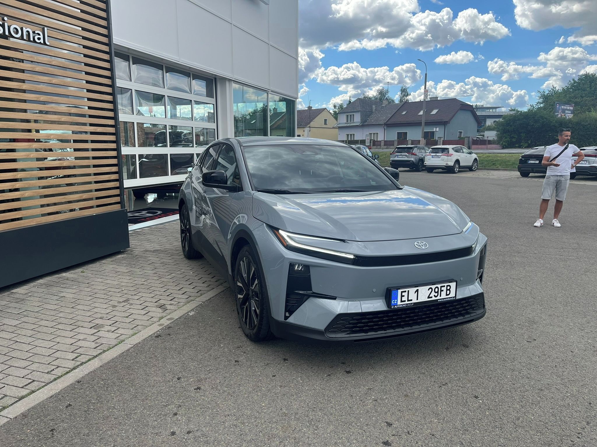 Toyota C-HR, Style Dynamic BEV224 77kWh - fotka 3