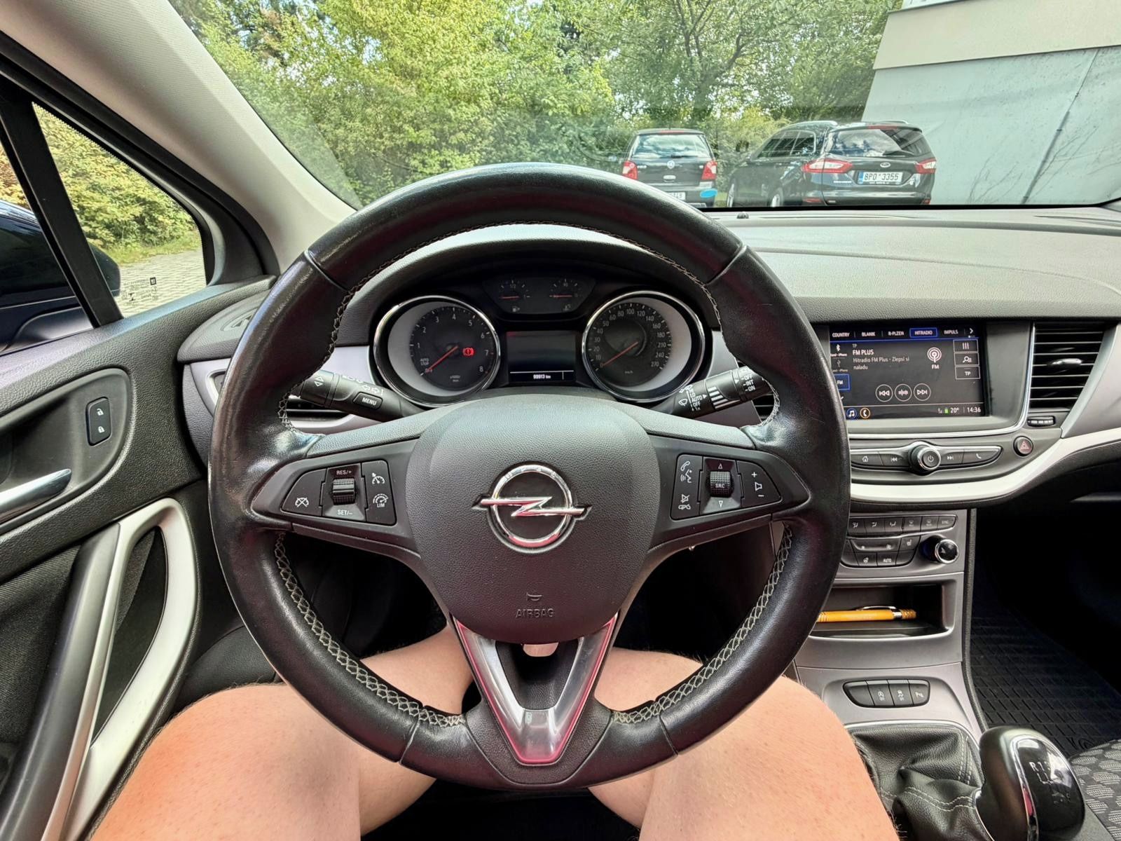 Opel Astra, 96 kW, TOP stav - fotka 6