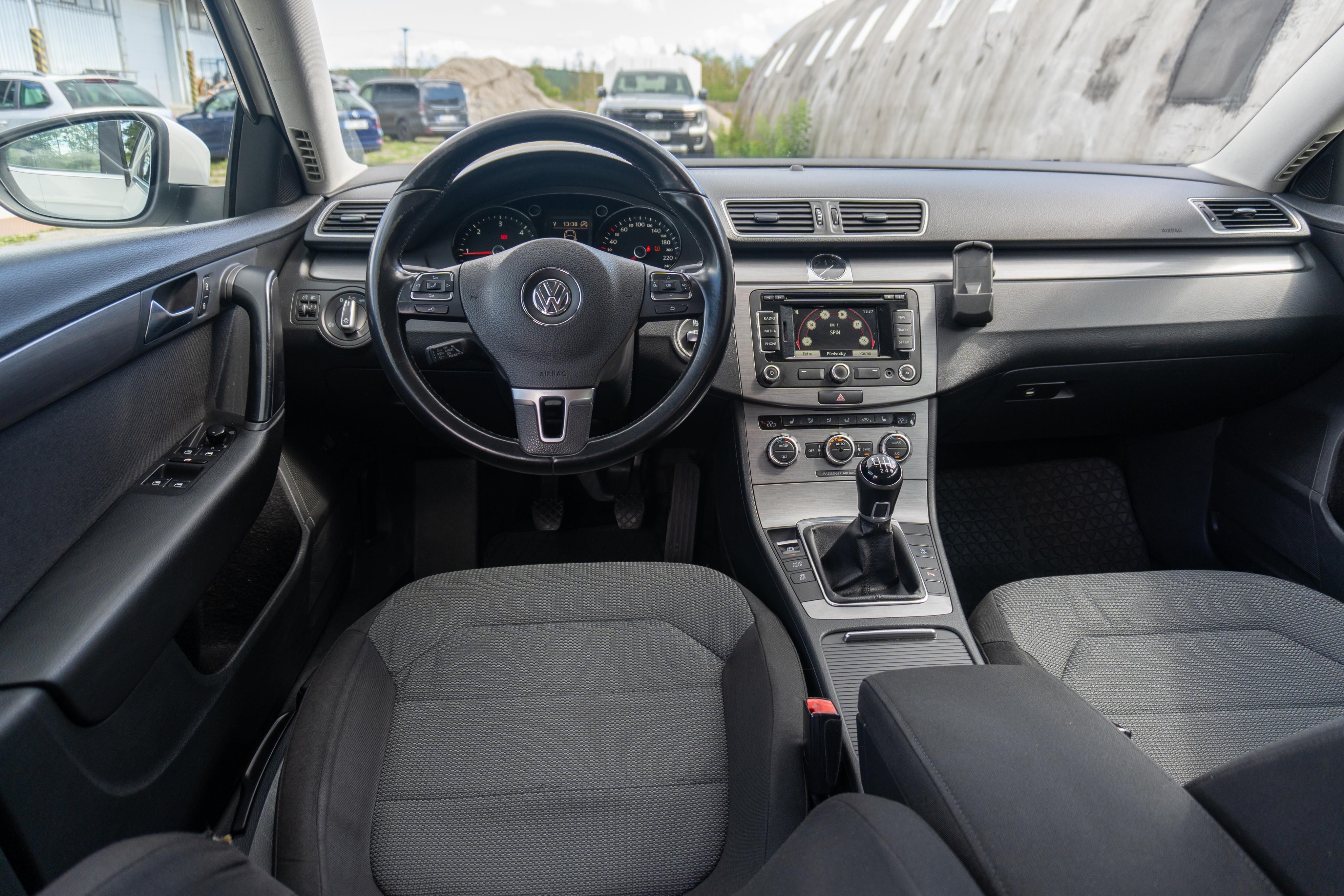 Volkswagen Passat Variant, VW PASSAT B7 2.0 TDI - fotka 5